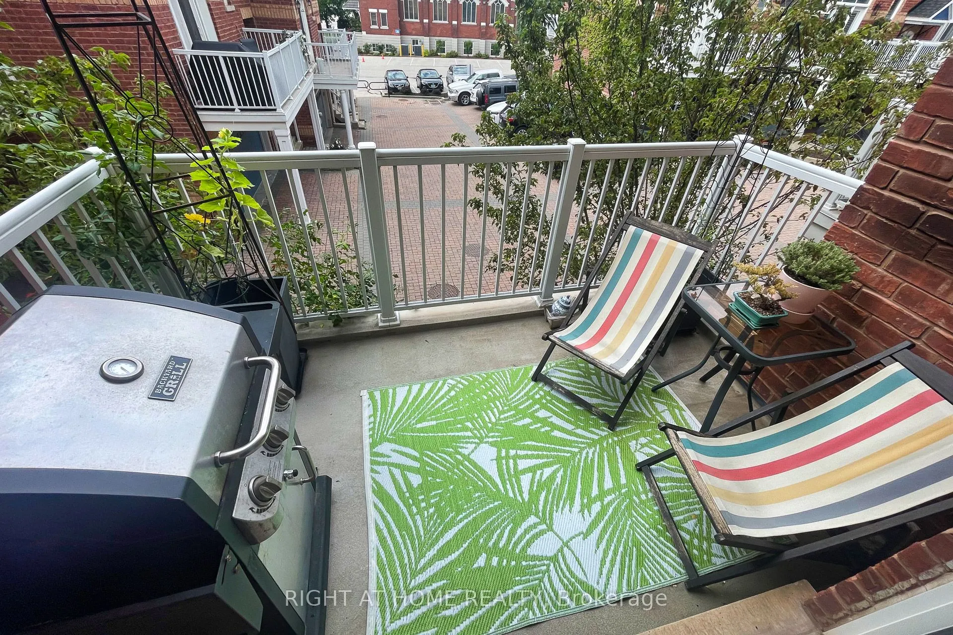 120 BRONTE Road #10