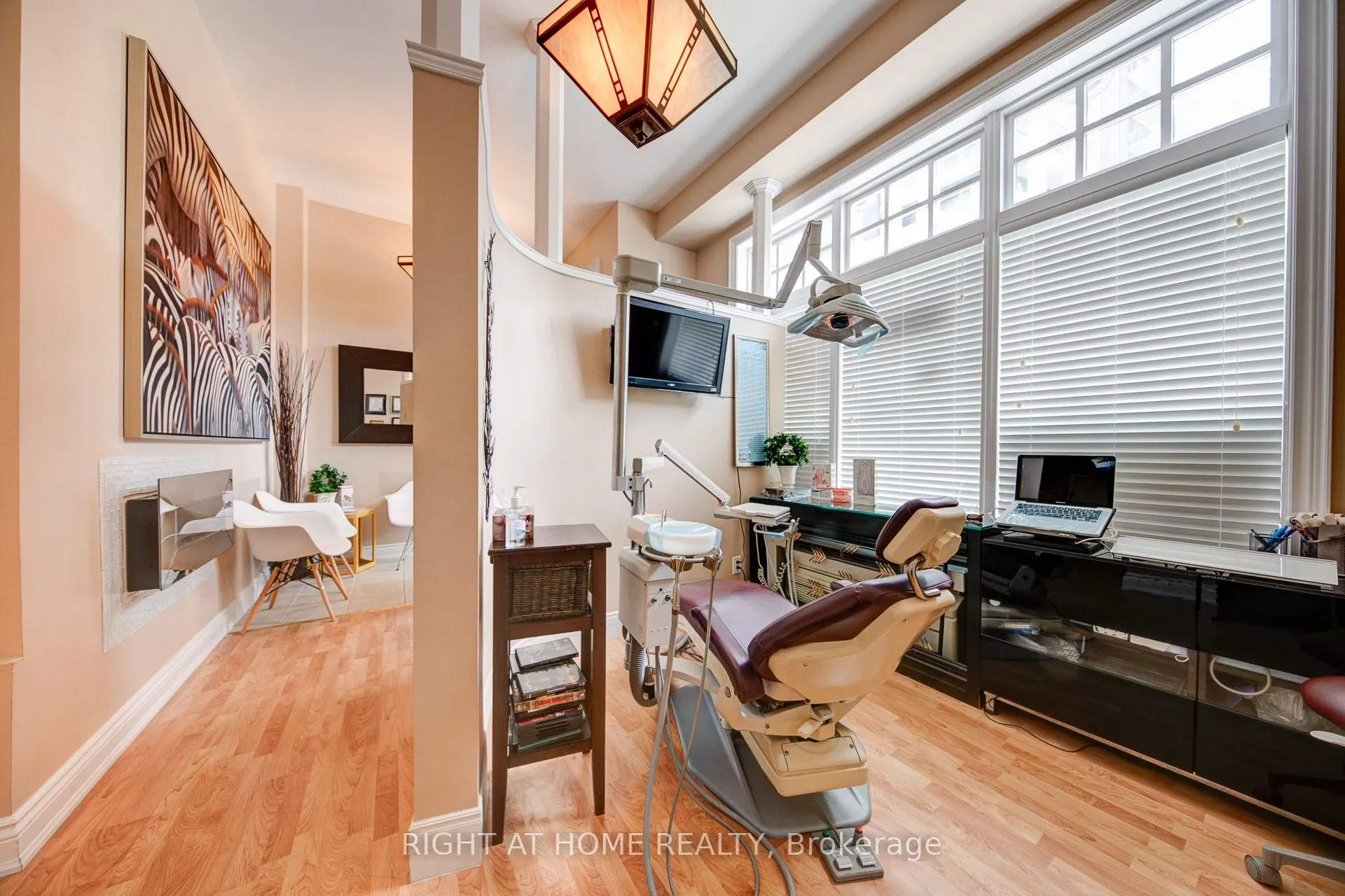 120 BRONTE Road #10