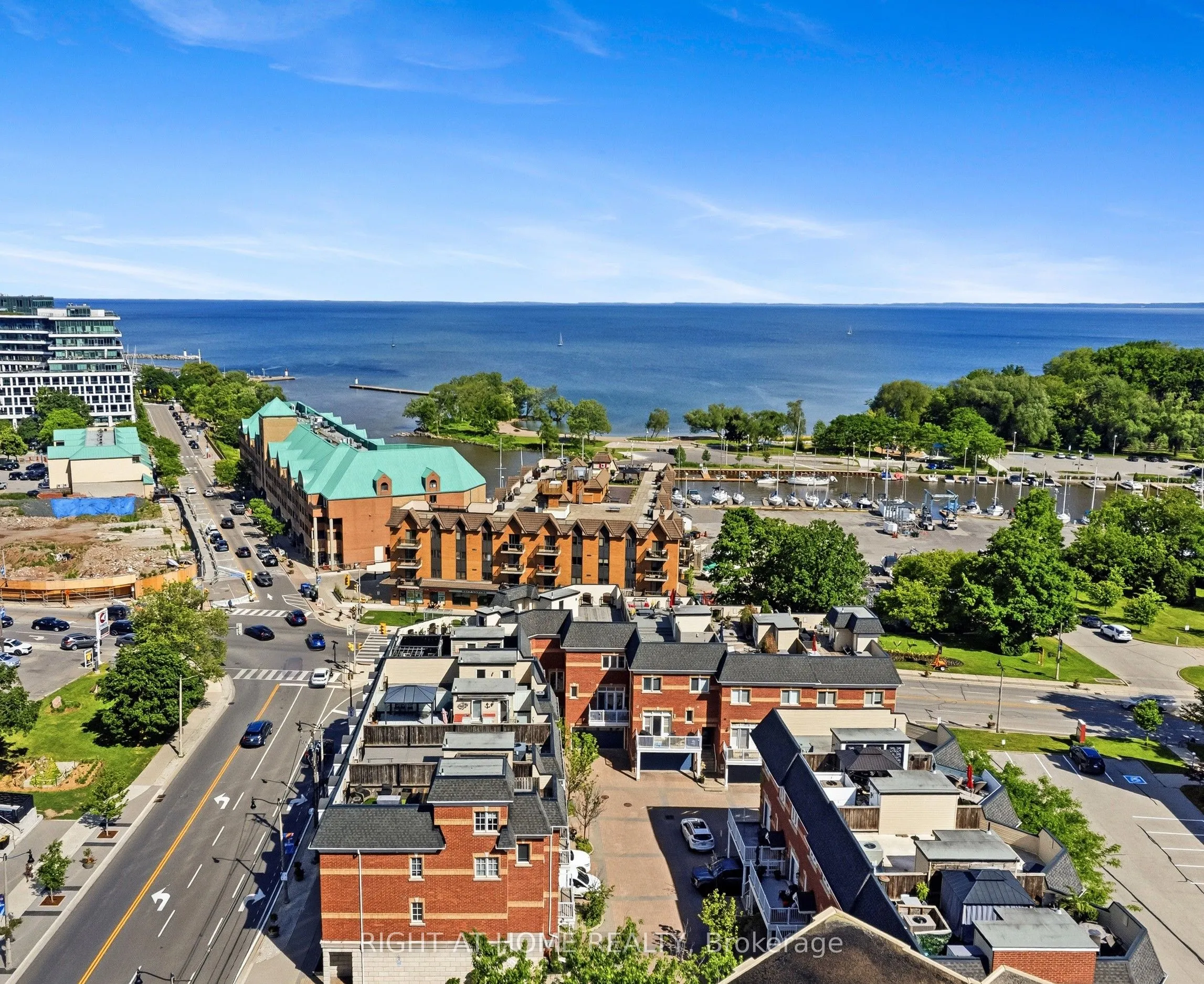 120 BRONTE Road #10