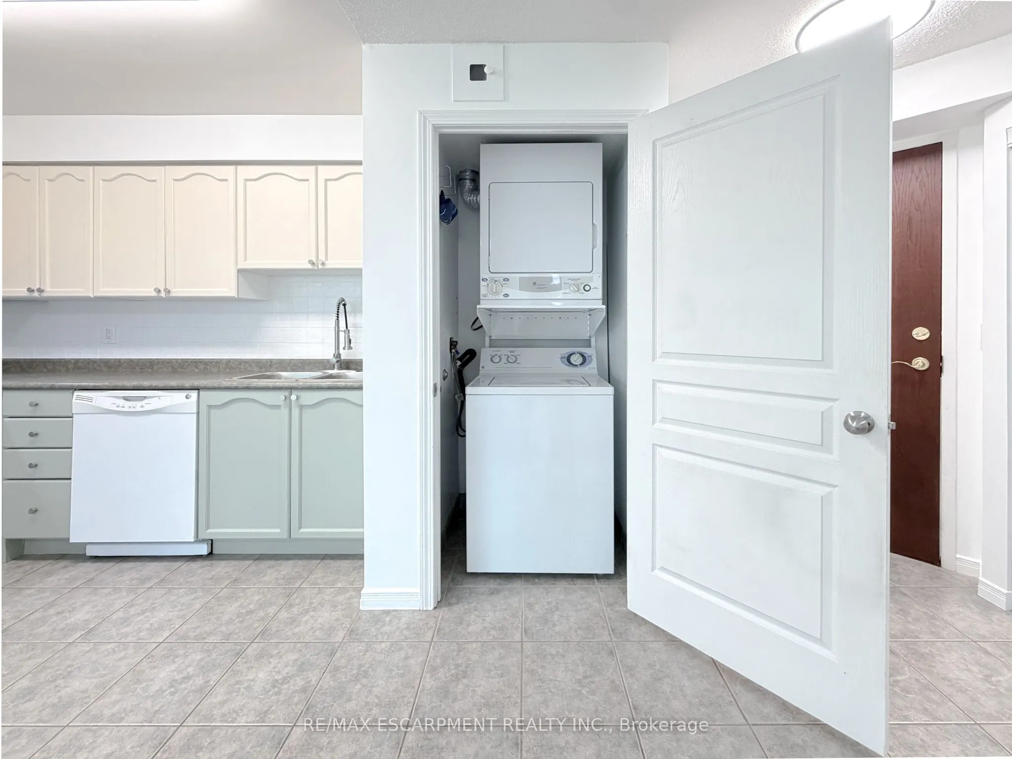 2545 Erin Centre Boulevard #509