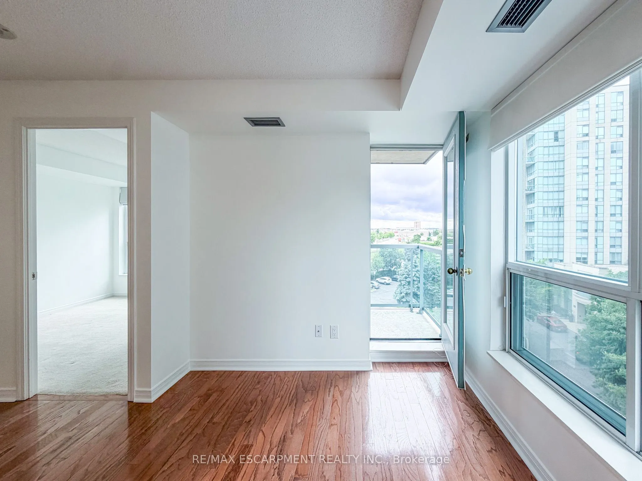 2545 Erin Centre Boulevard #509