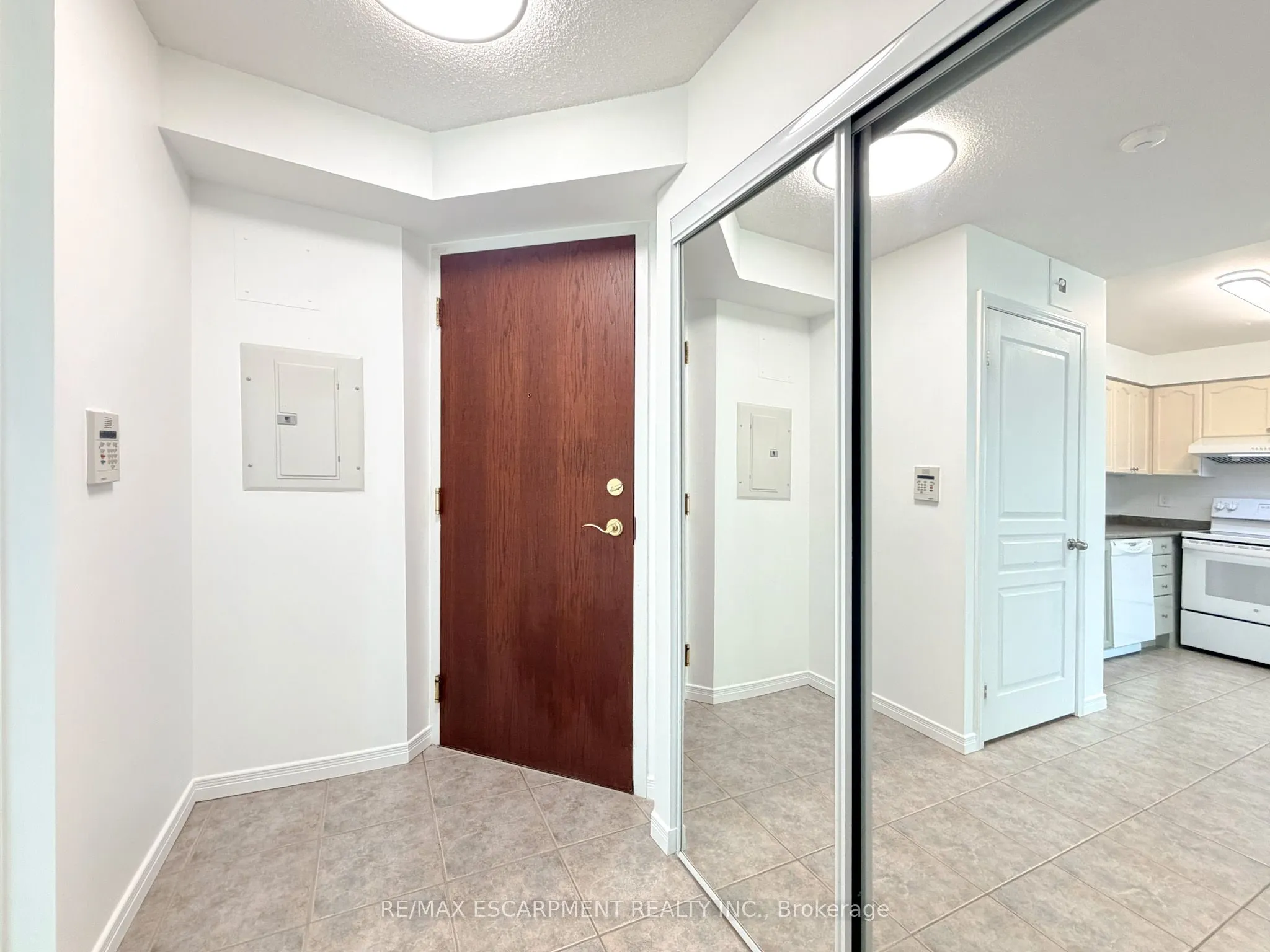 2545 Erin Centre Boulevard #509