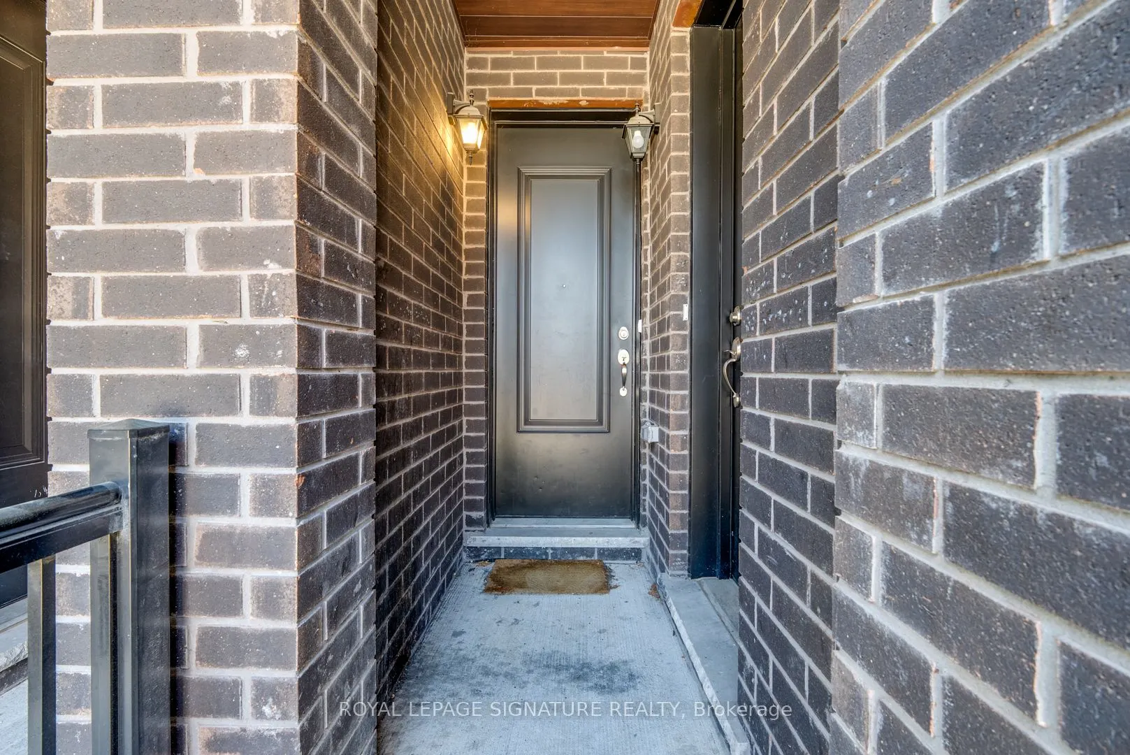 59 Creekbank Road #Upper