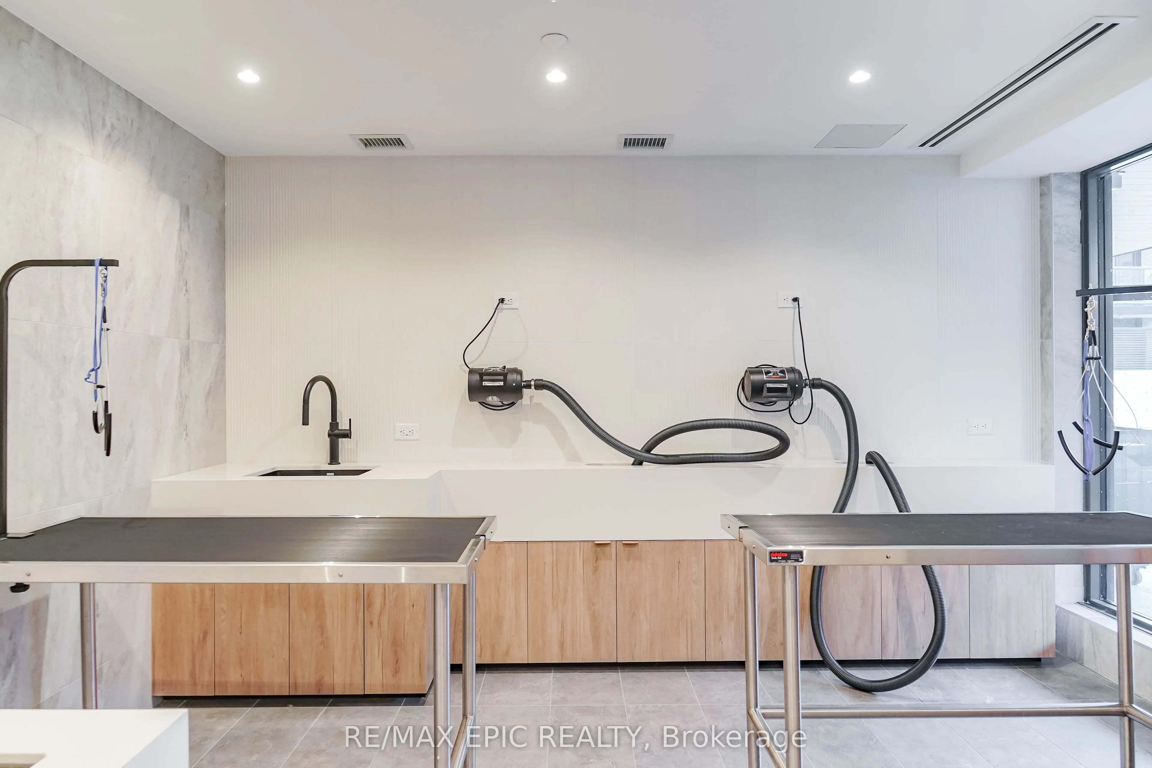 1100 Sheppard Street W #928