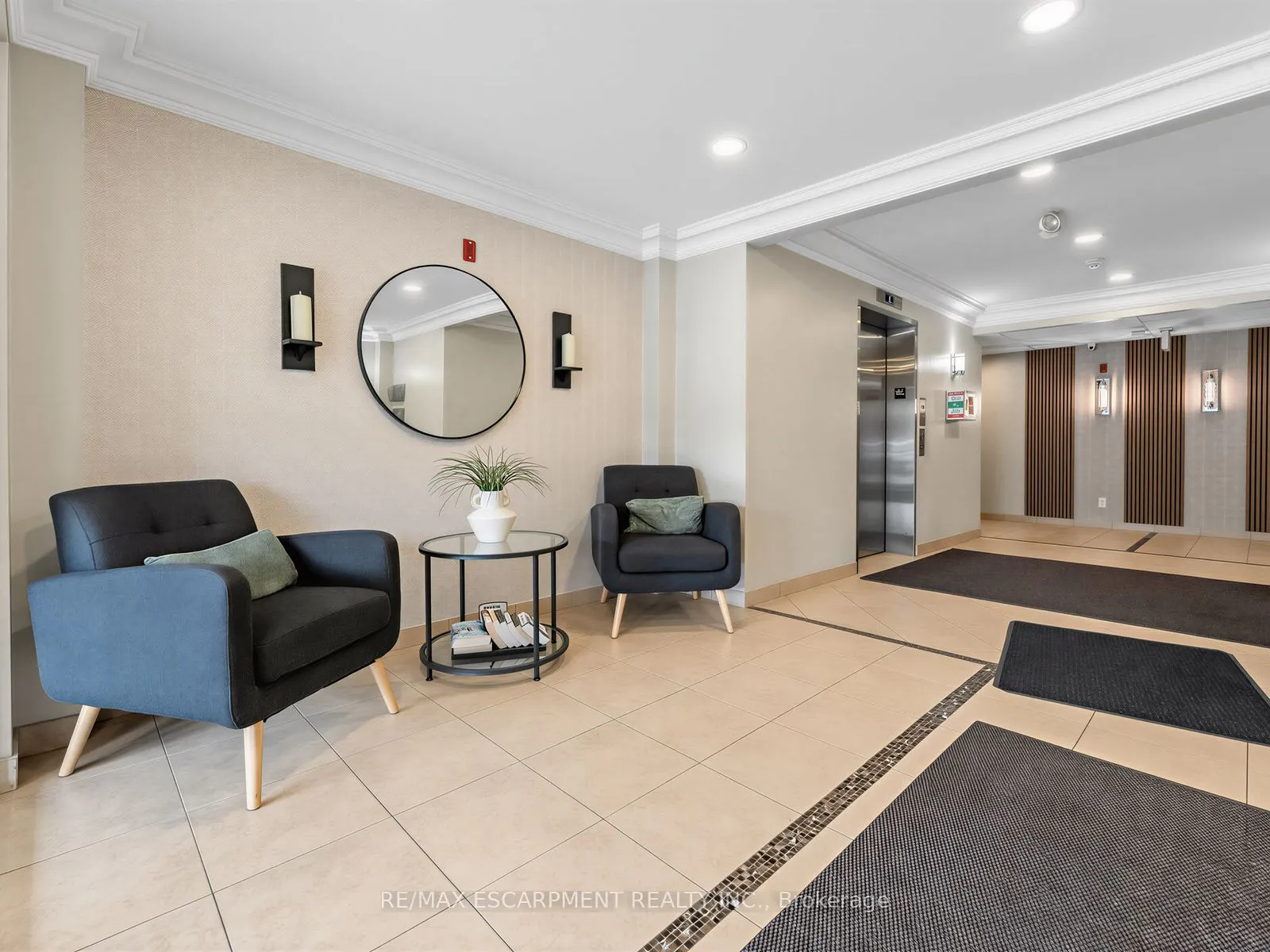 1379 COSTIGAN Road #103