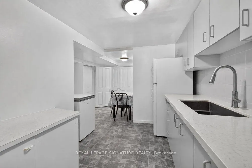 439 Ginger Downs