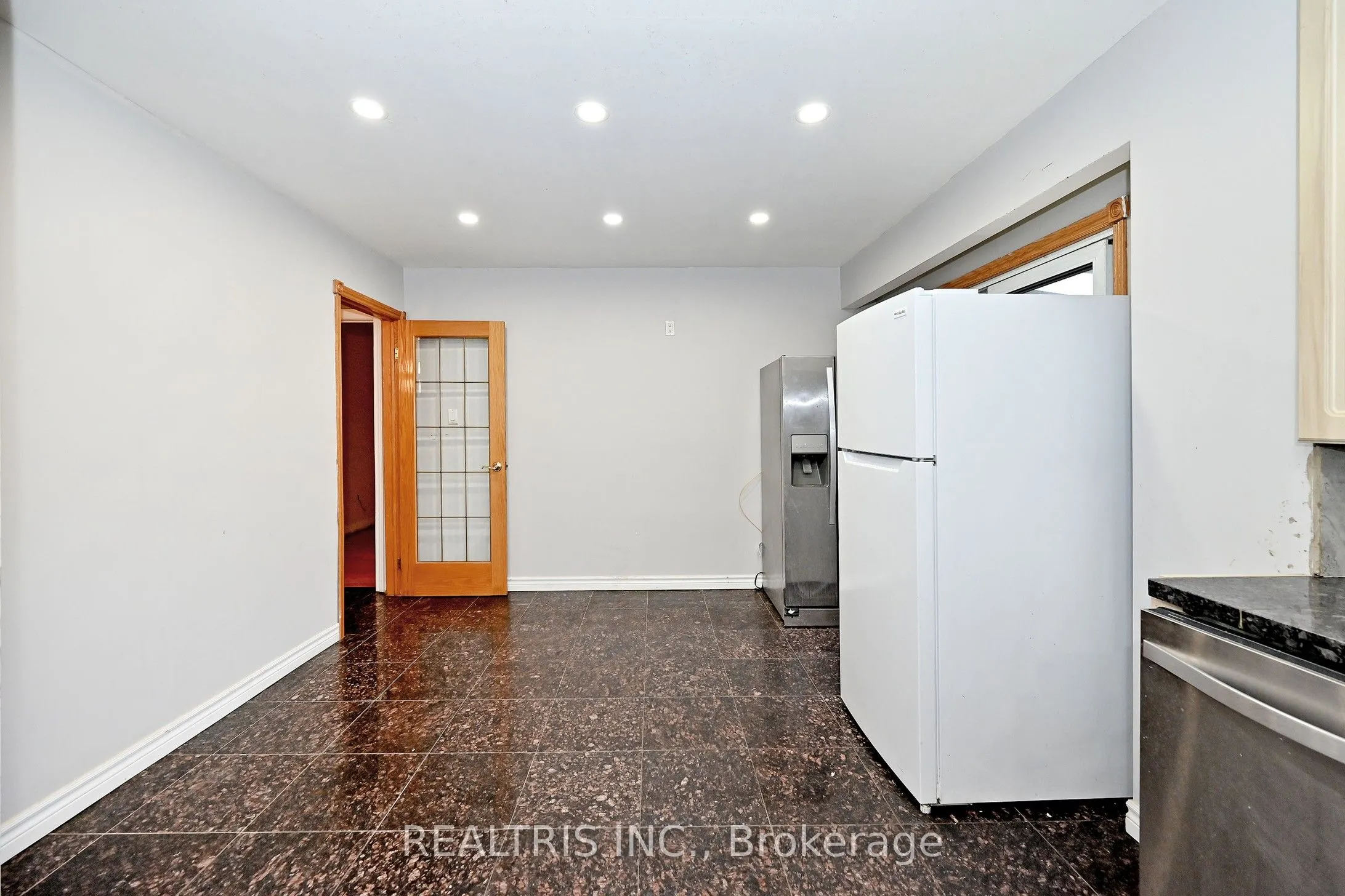 622 The Queensway