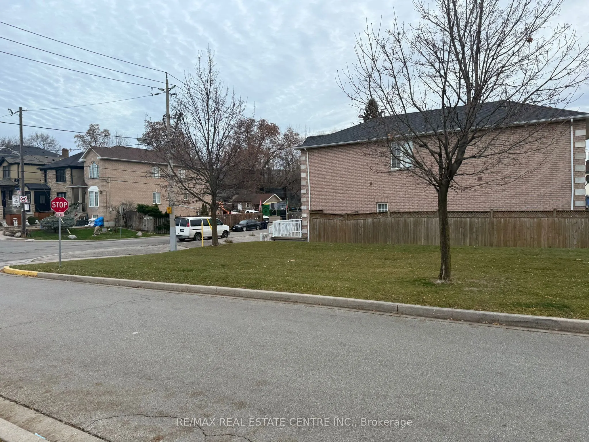 W/S keele st