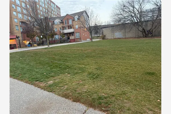 W/S keele st