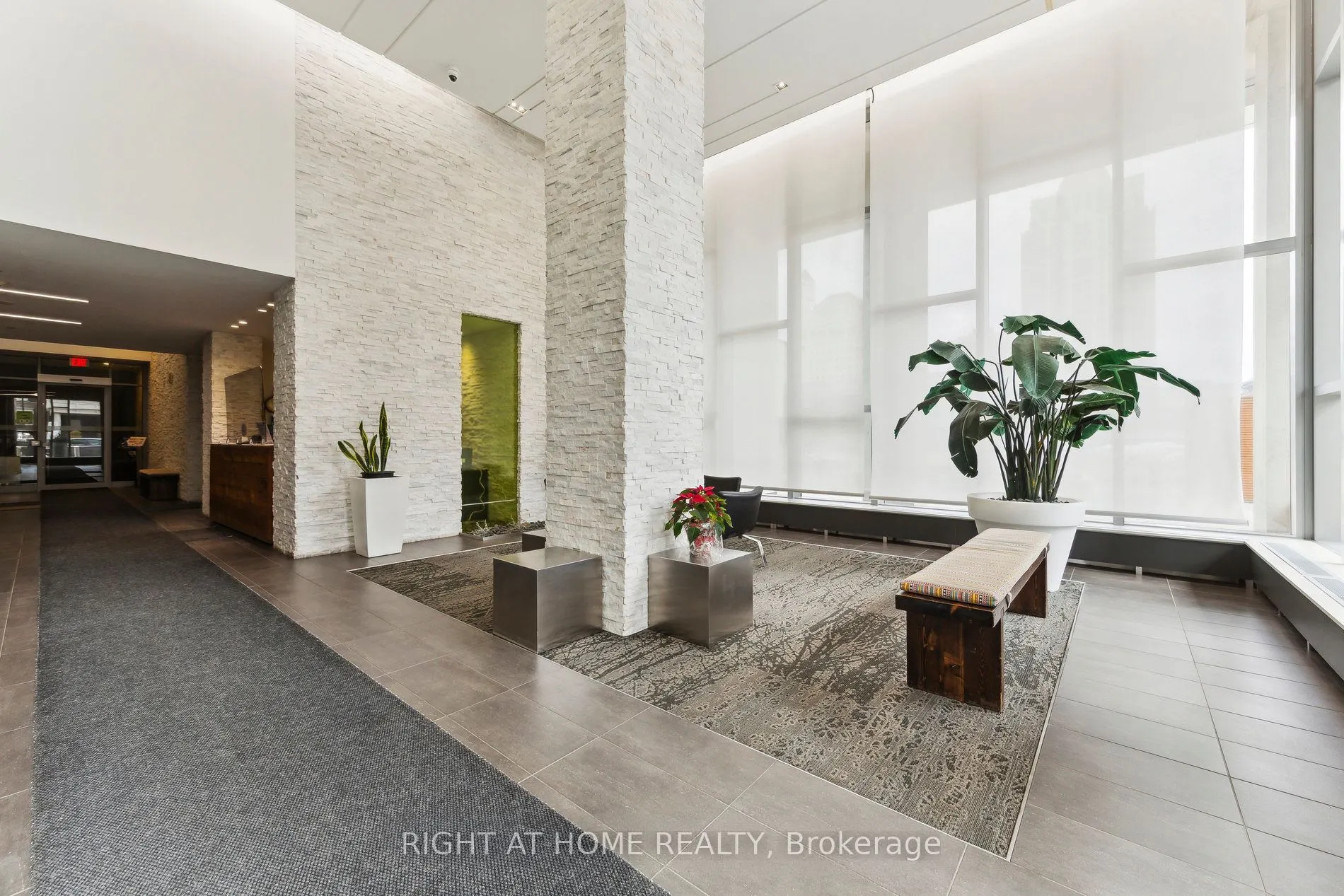 365 Prince Of Wales Drive #1105