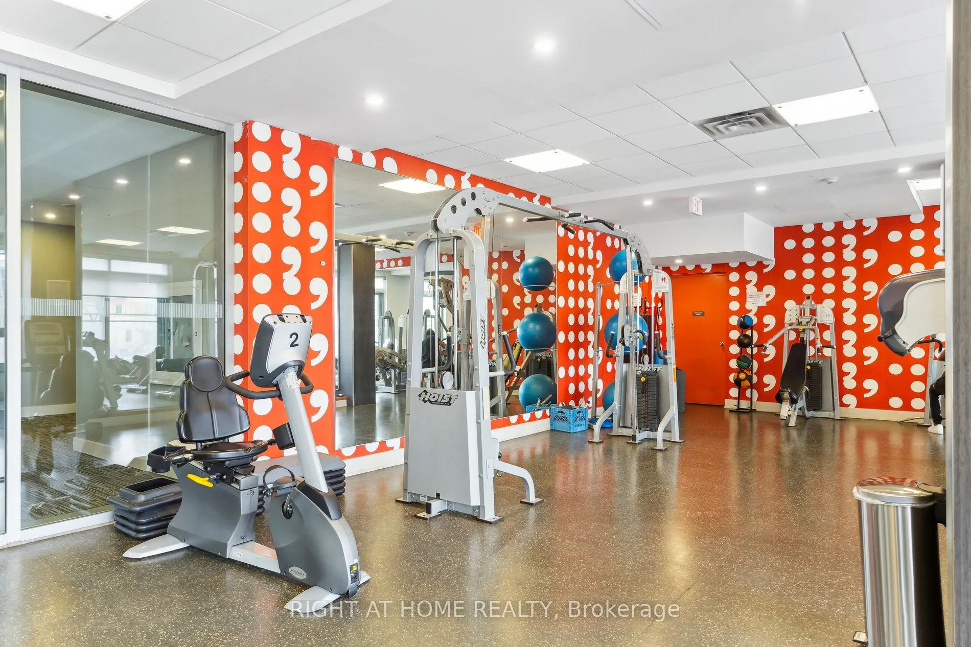 365 Prince Of Wales Drive #1105