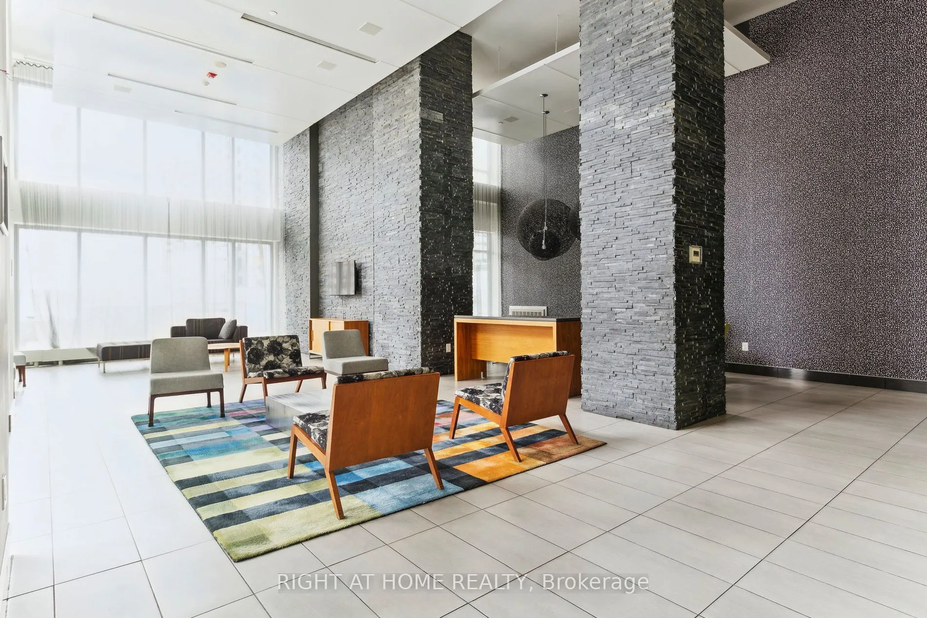 365 Prince Of Wales Drive #1105