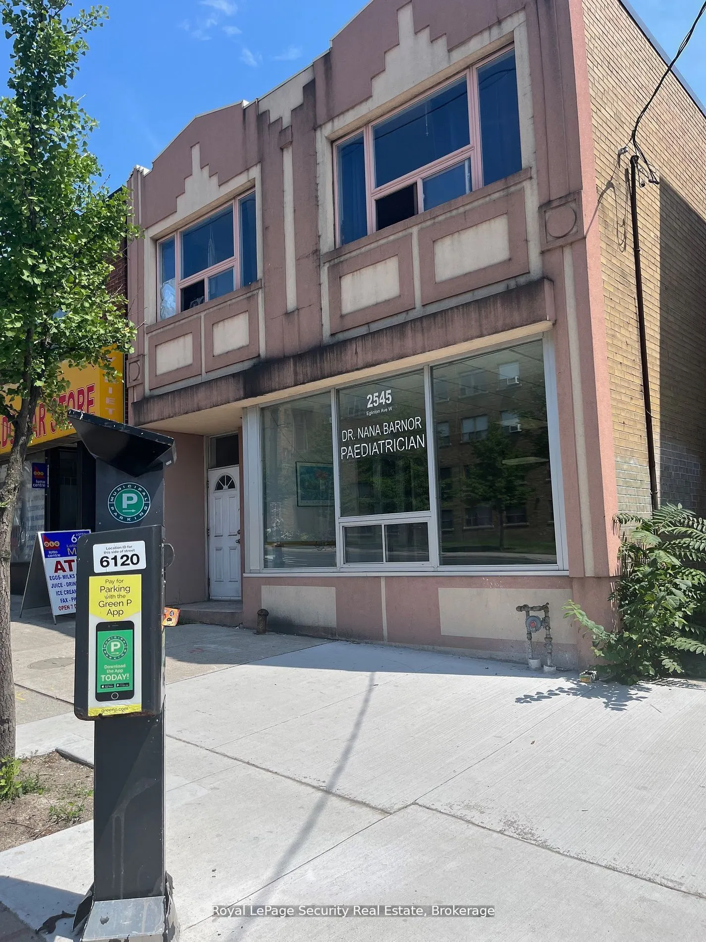 2545 Eglinton Avenue W
