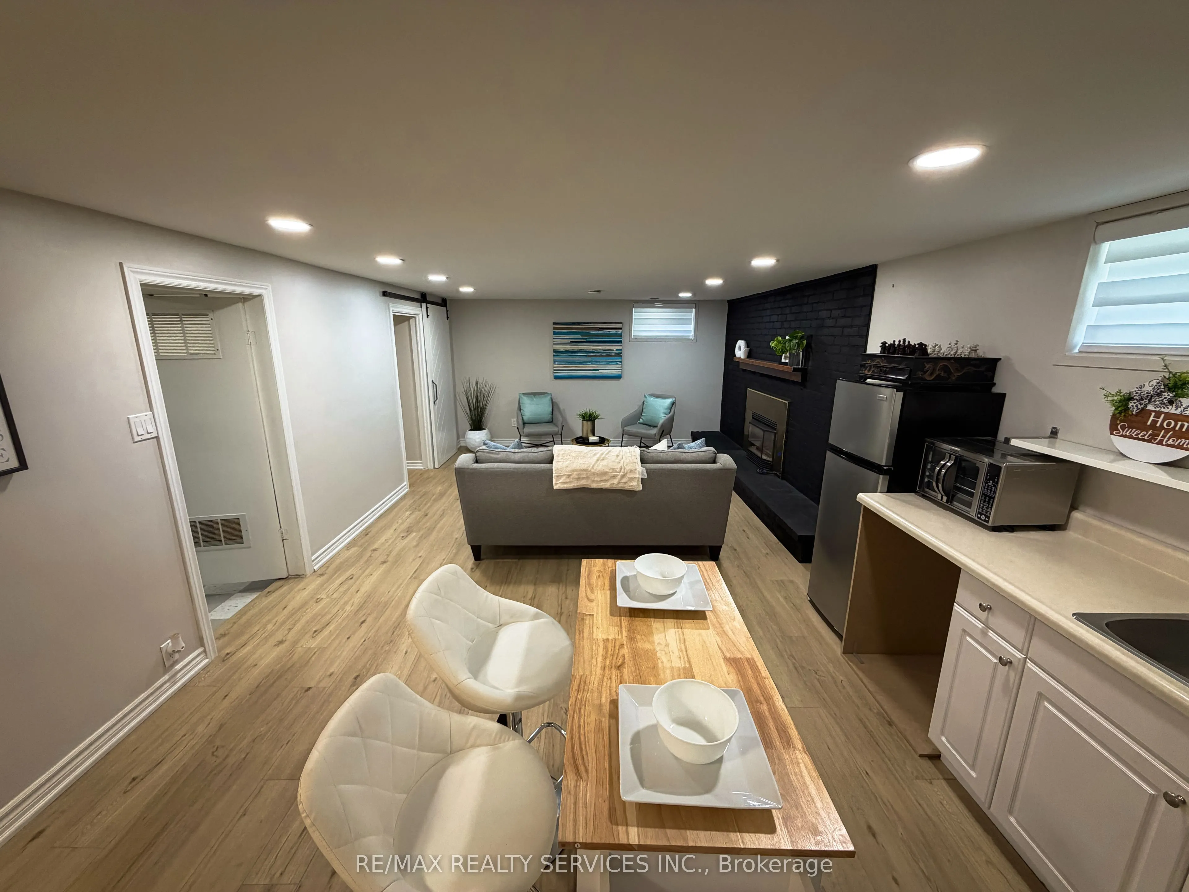 238 Laurier Avenue