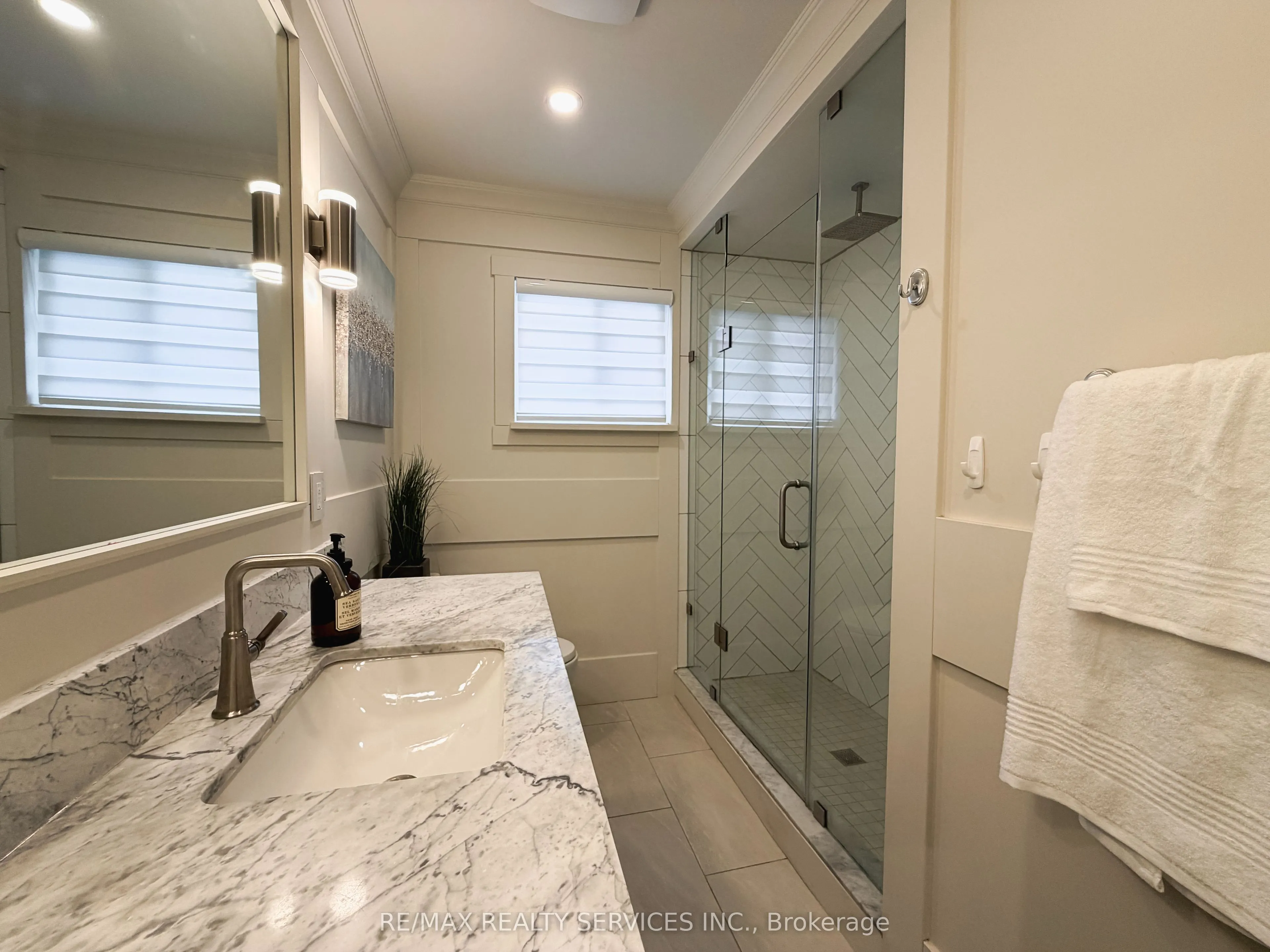 238 Laurier Avenue