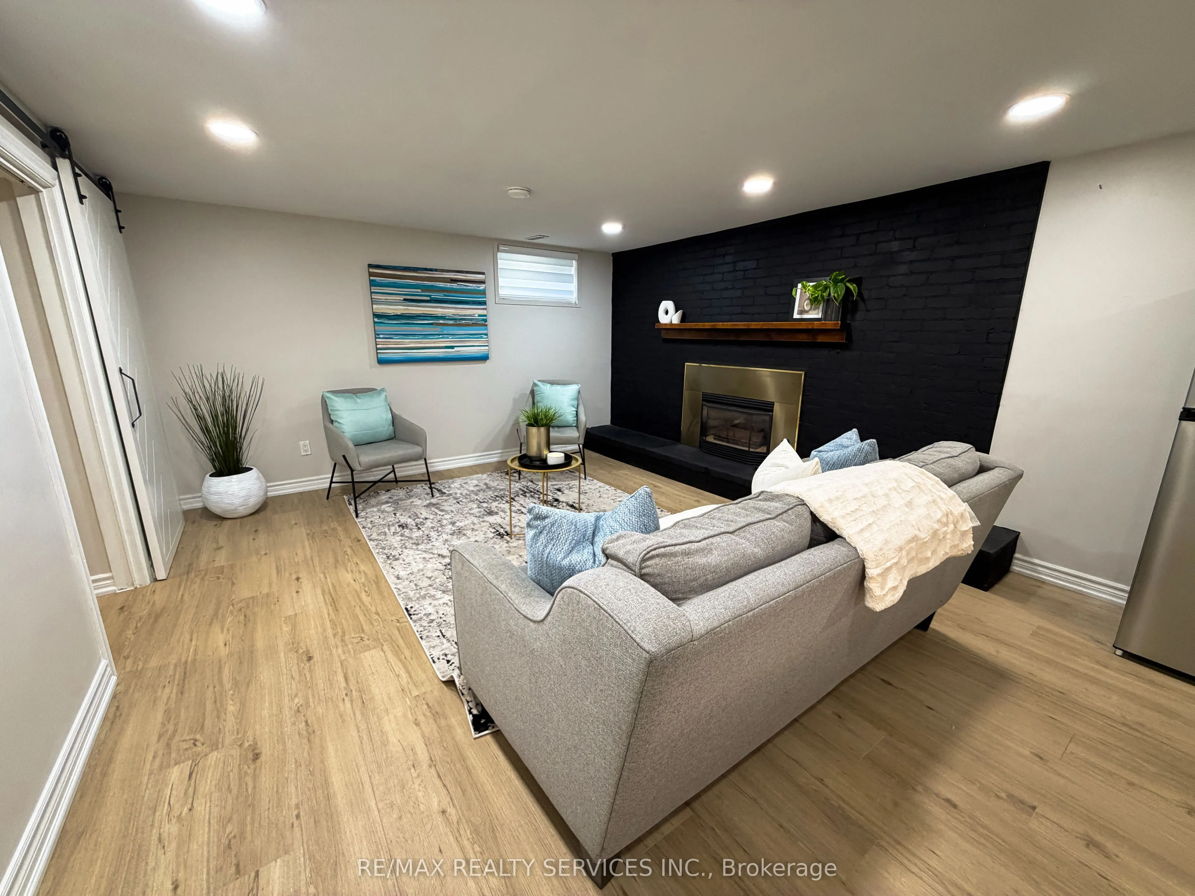 238 Laurier Avenue