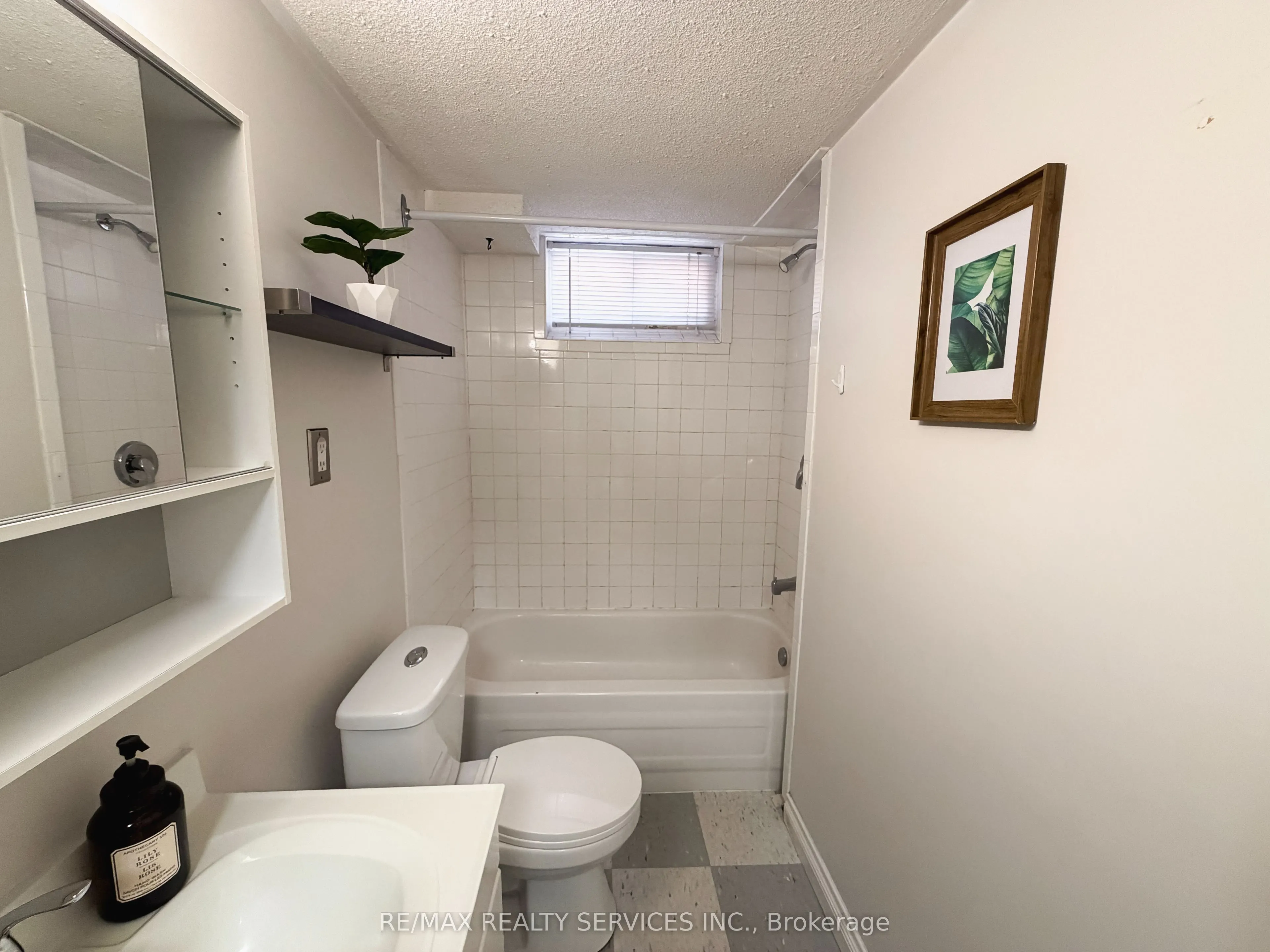 238 Laurier Avenue