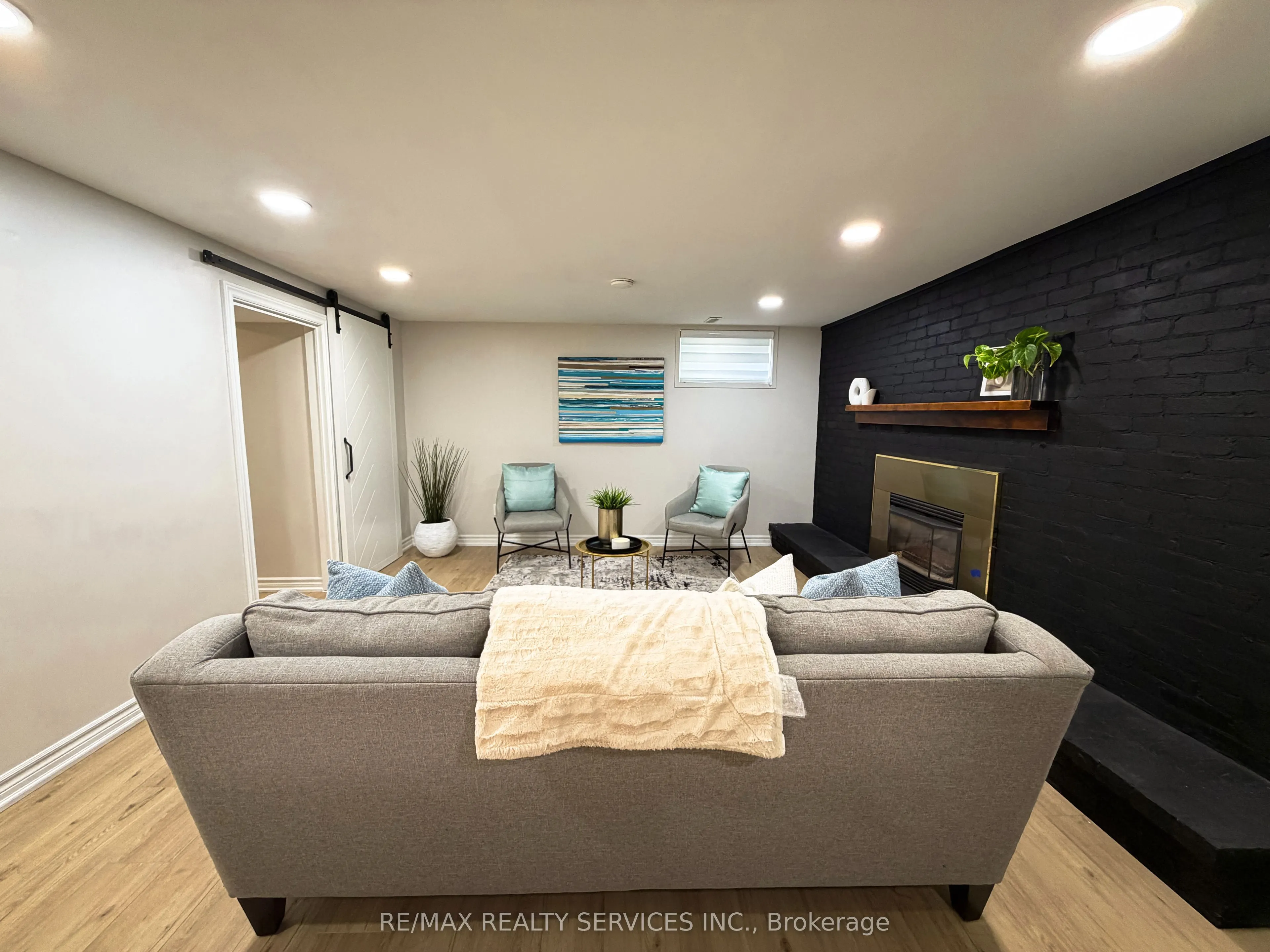 238 Laurier Avenue