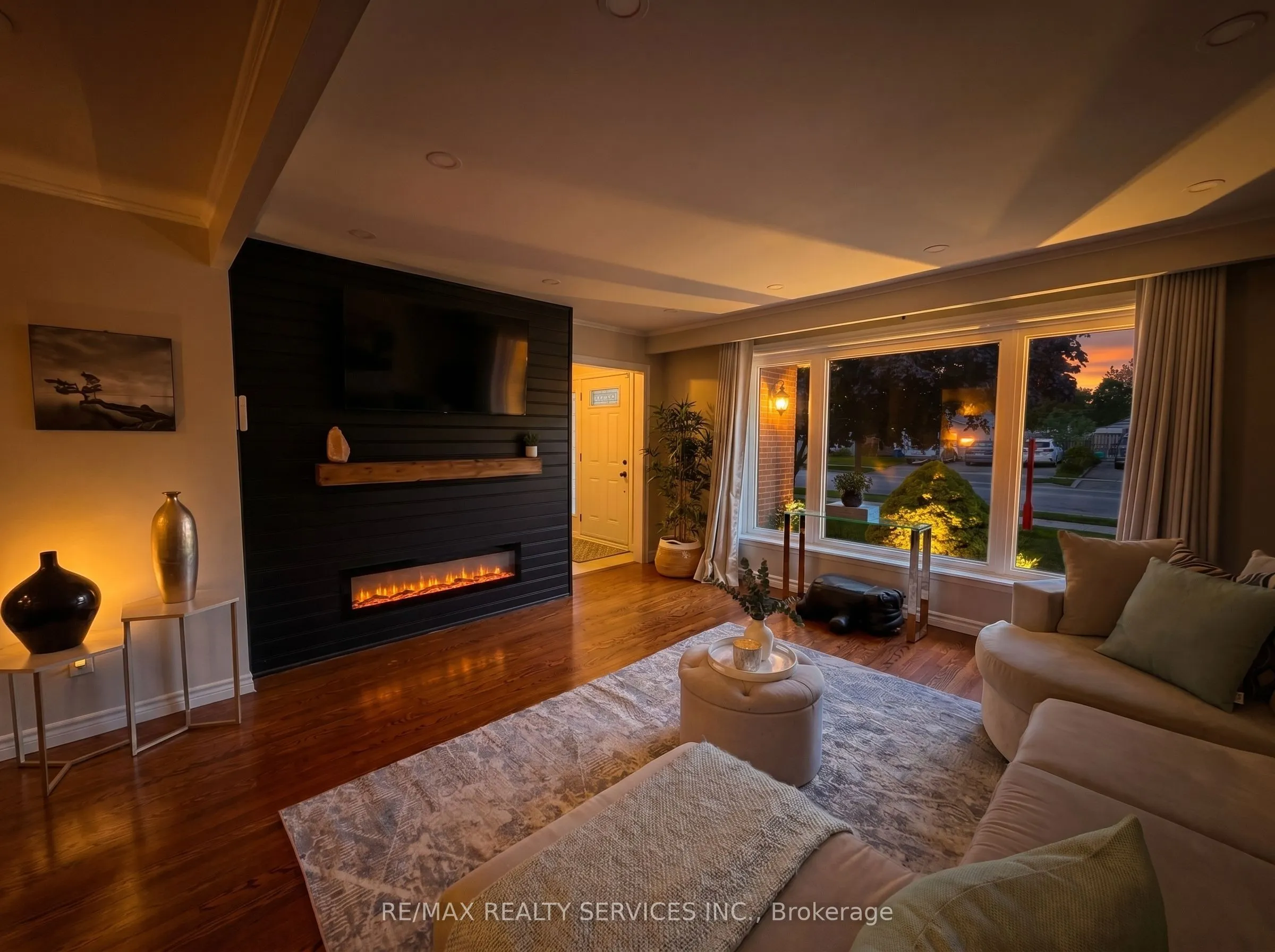 238 Laurier Avenue