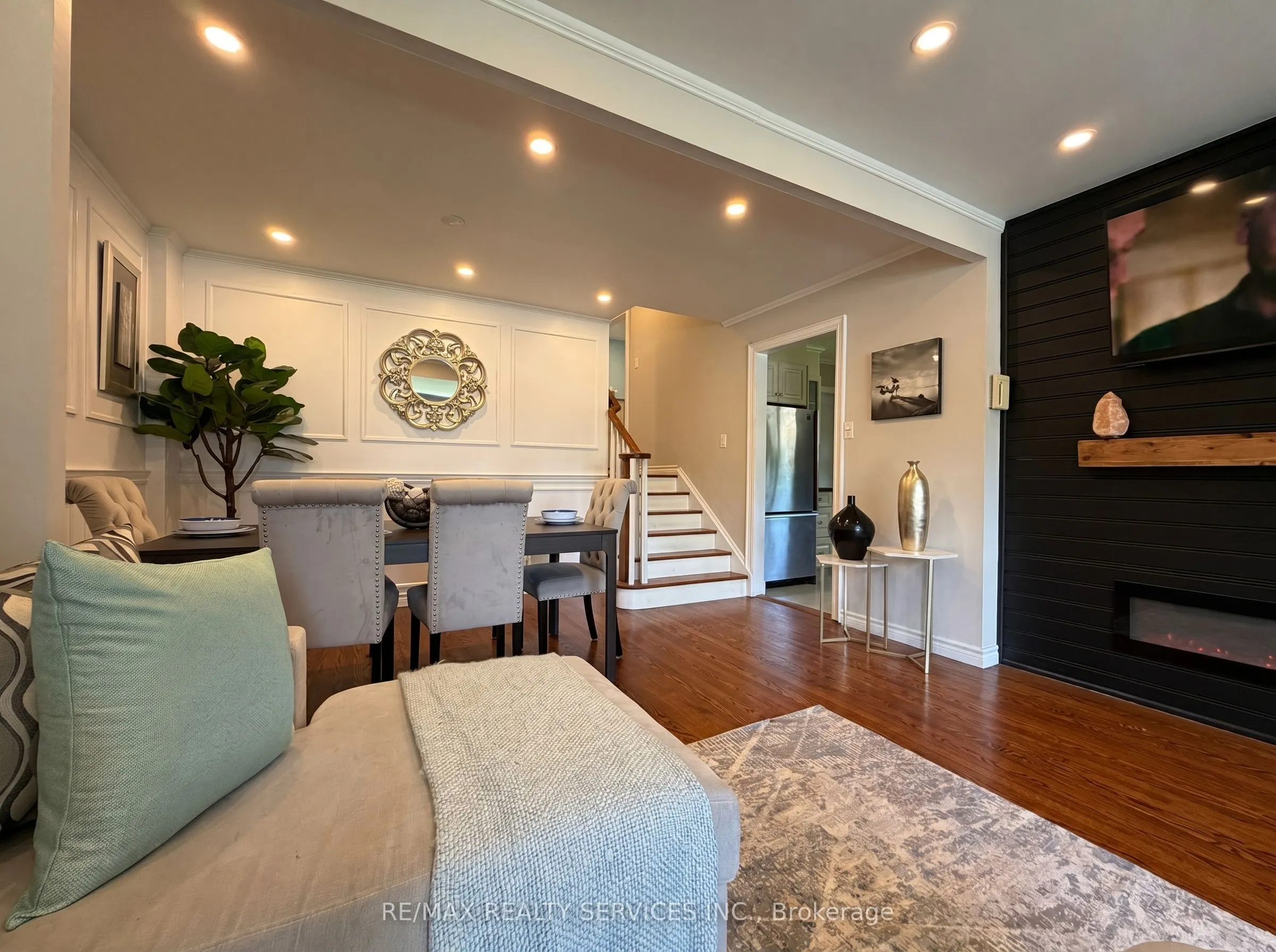 238 Laurier Avenue