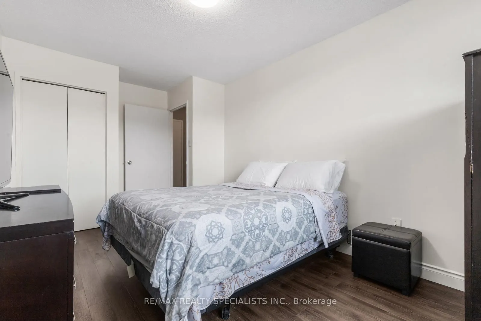 49 Queen Street #301