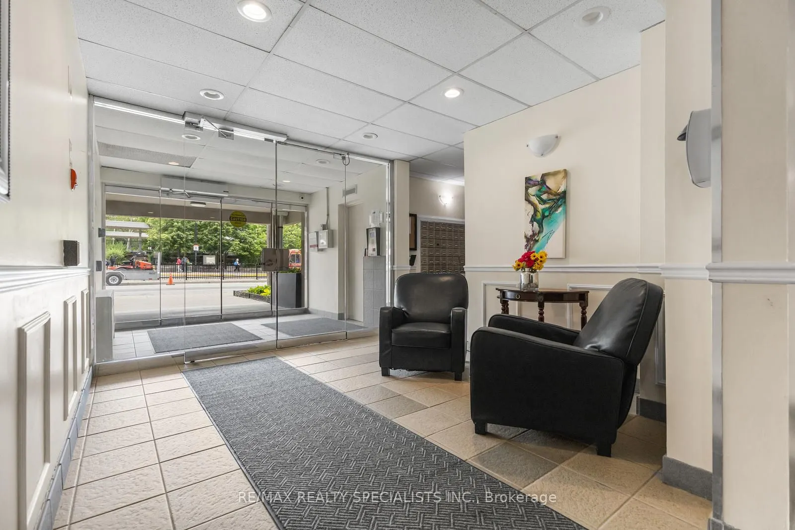 49 Queen Street #301