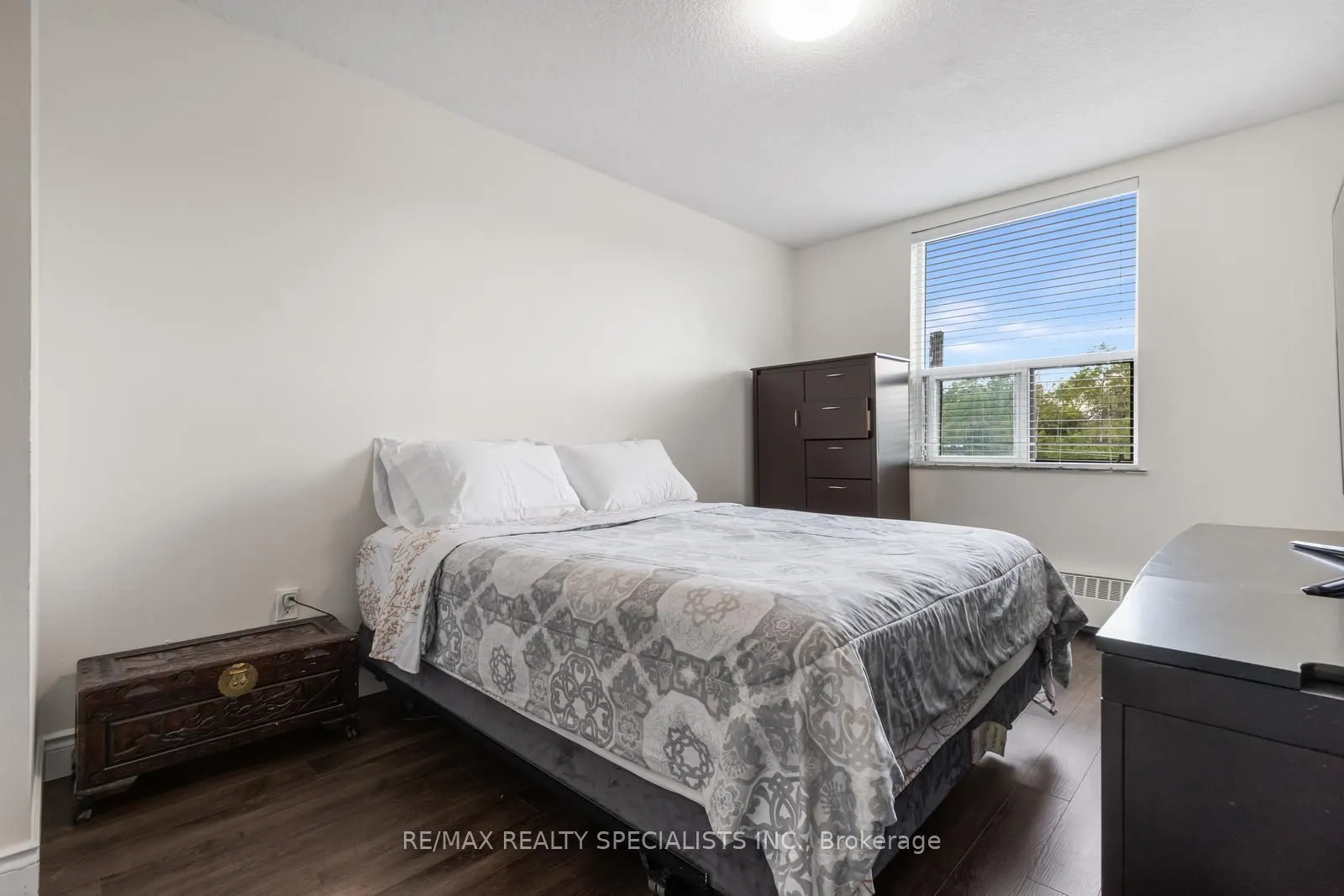 49 Queen Street #301