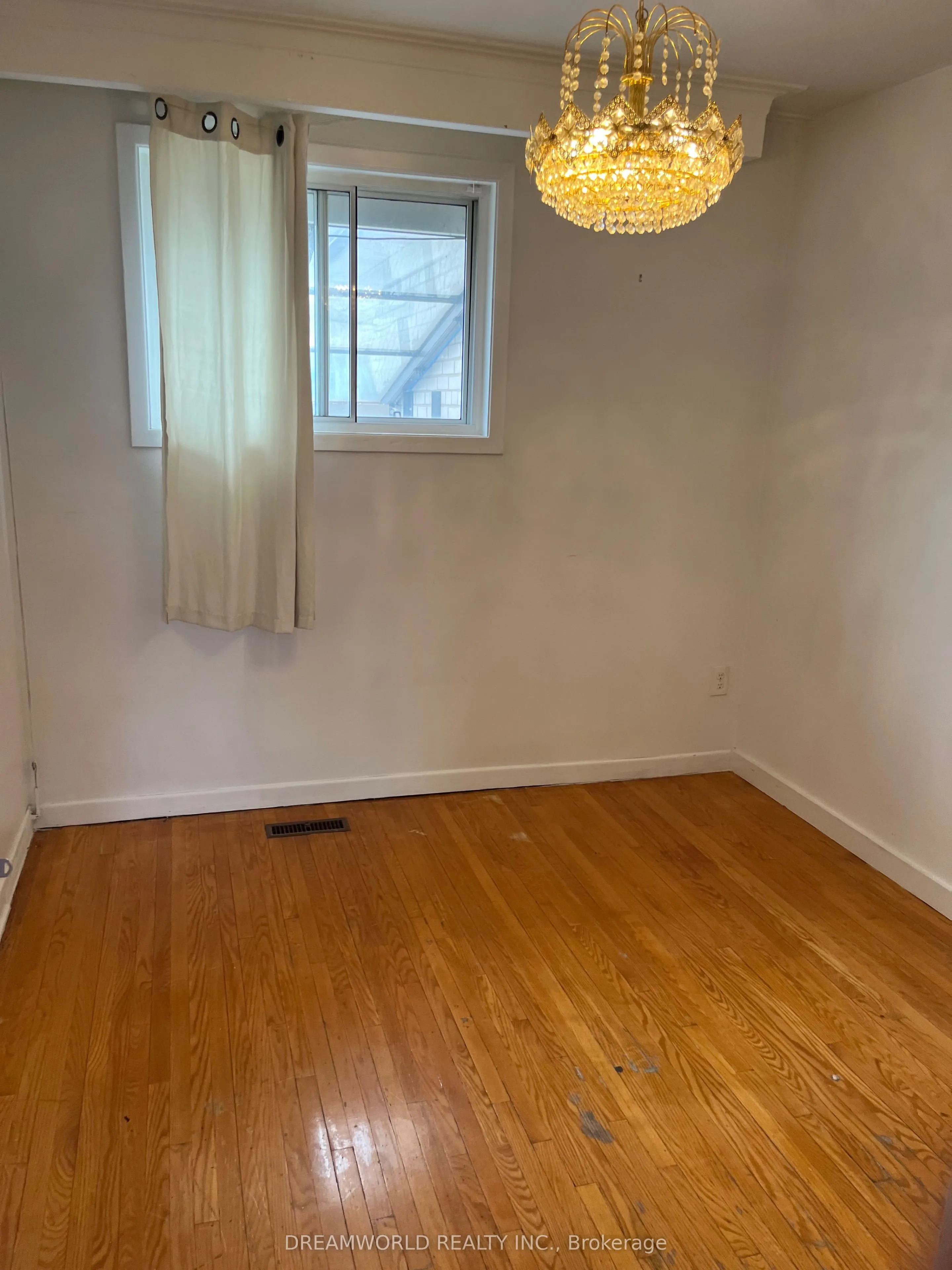 14 Laskay Crescent