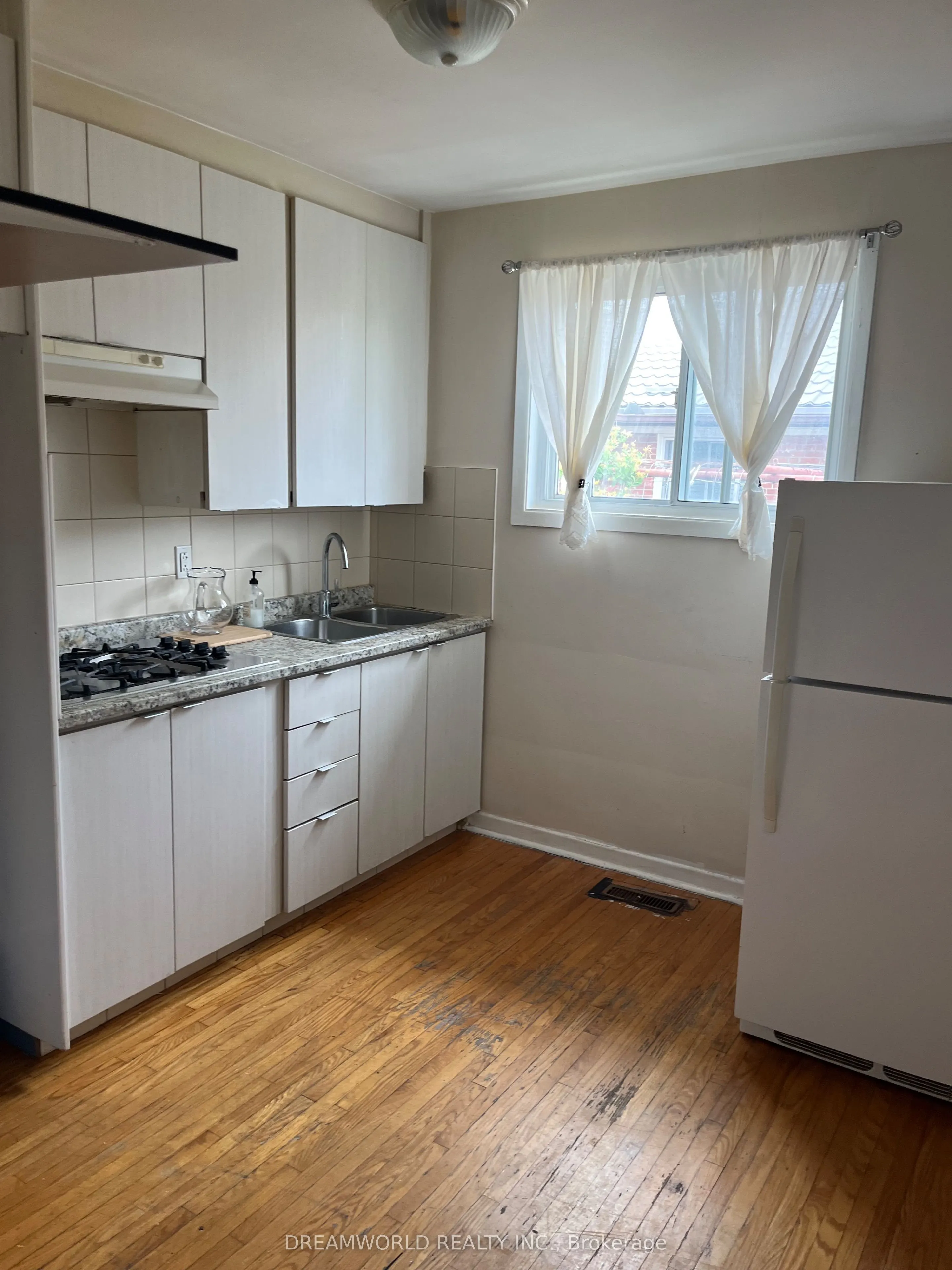 14 Laskay Crescent