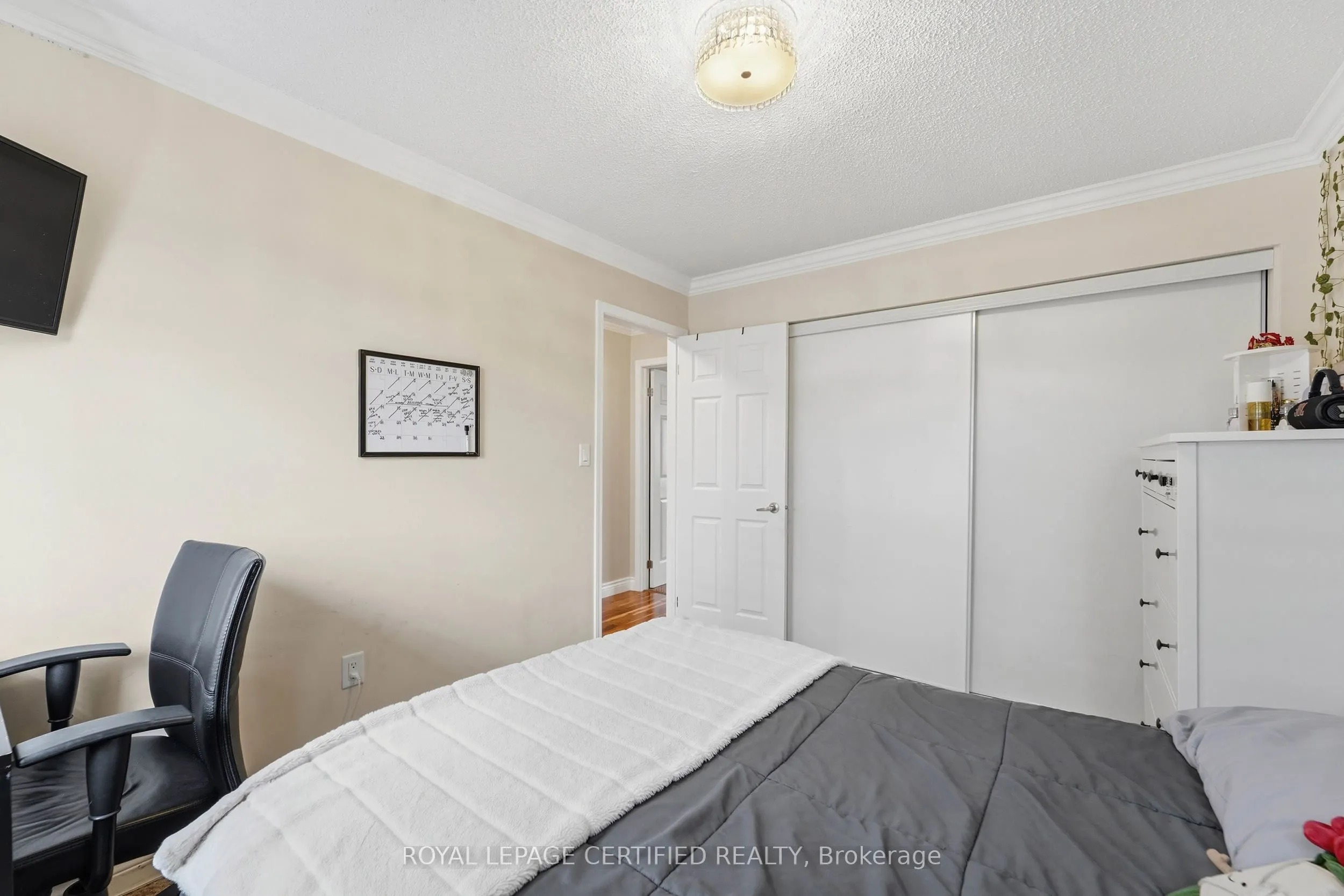 1149 Barr Crescent