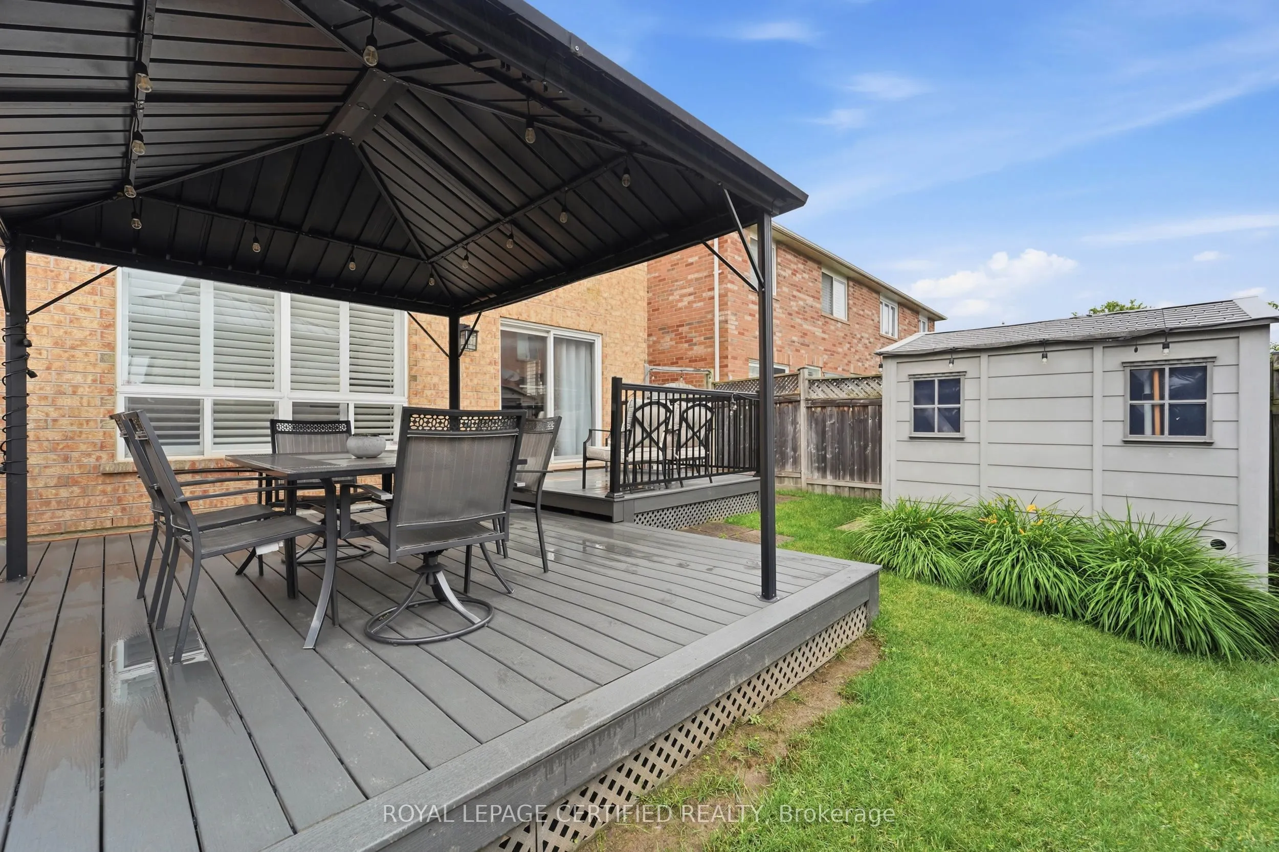 1149 Barr Crescent