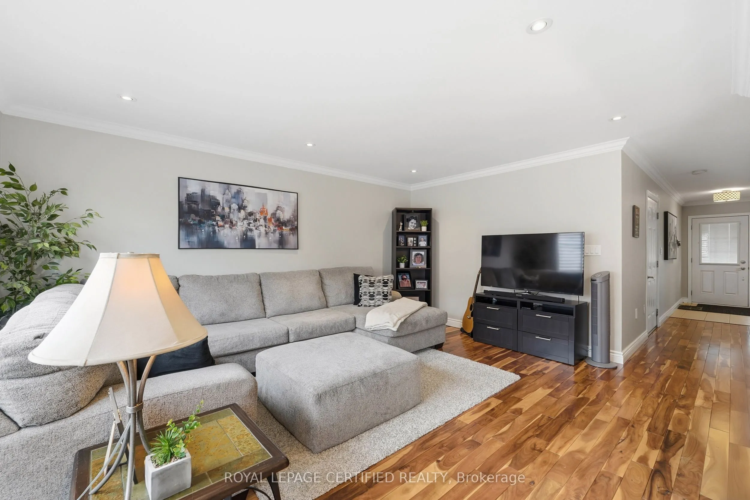 1149 Barr Crescent