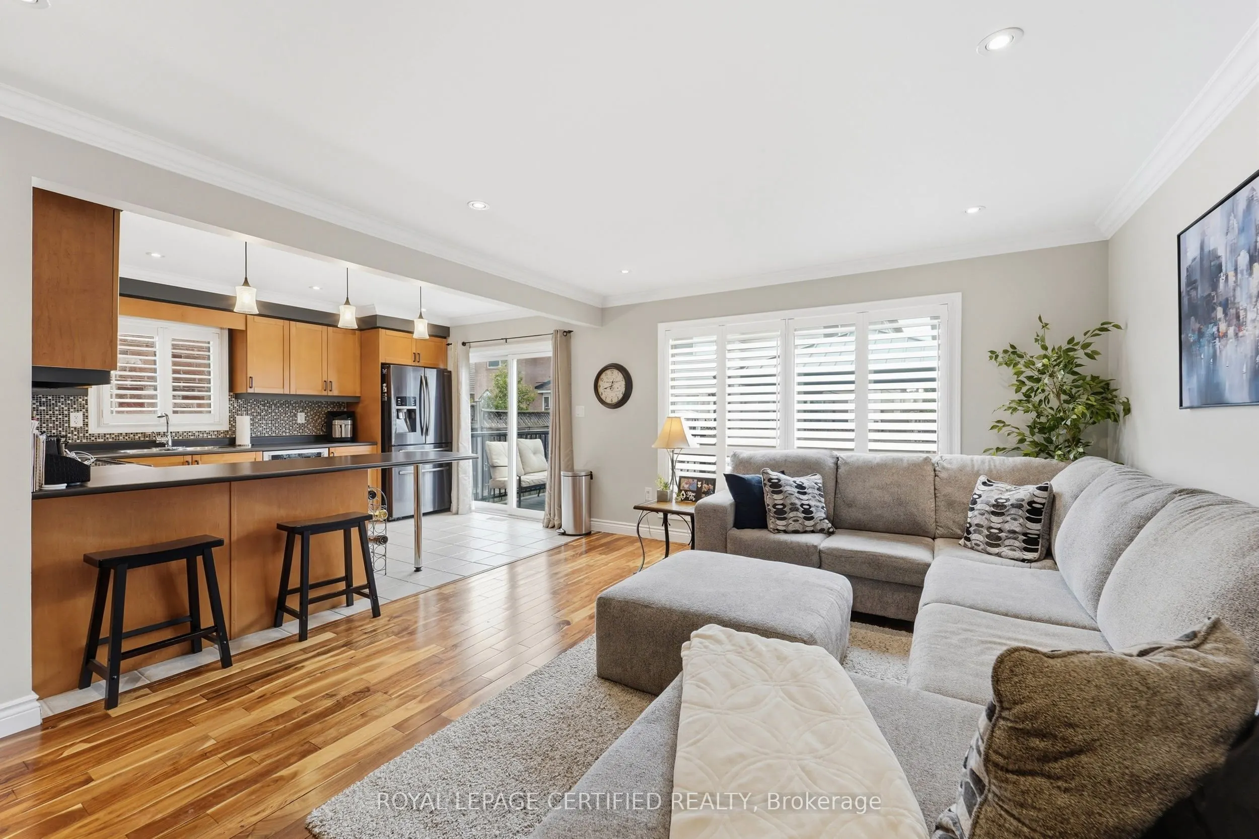 1149 Barr Crescent