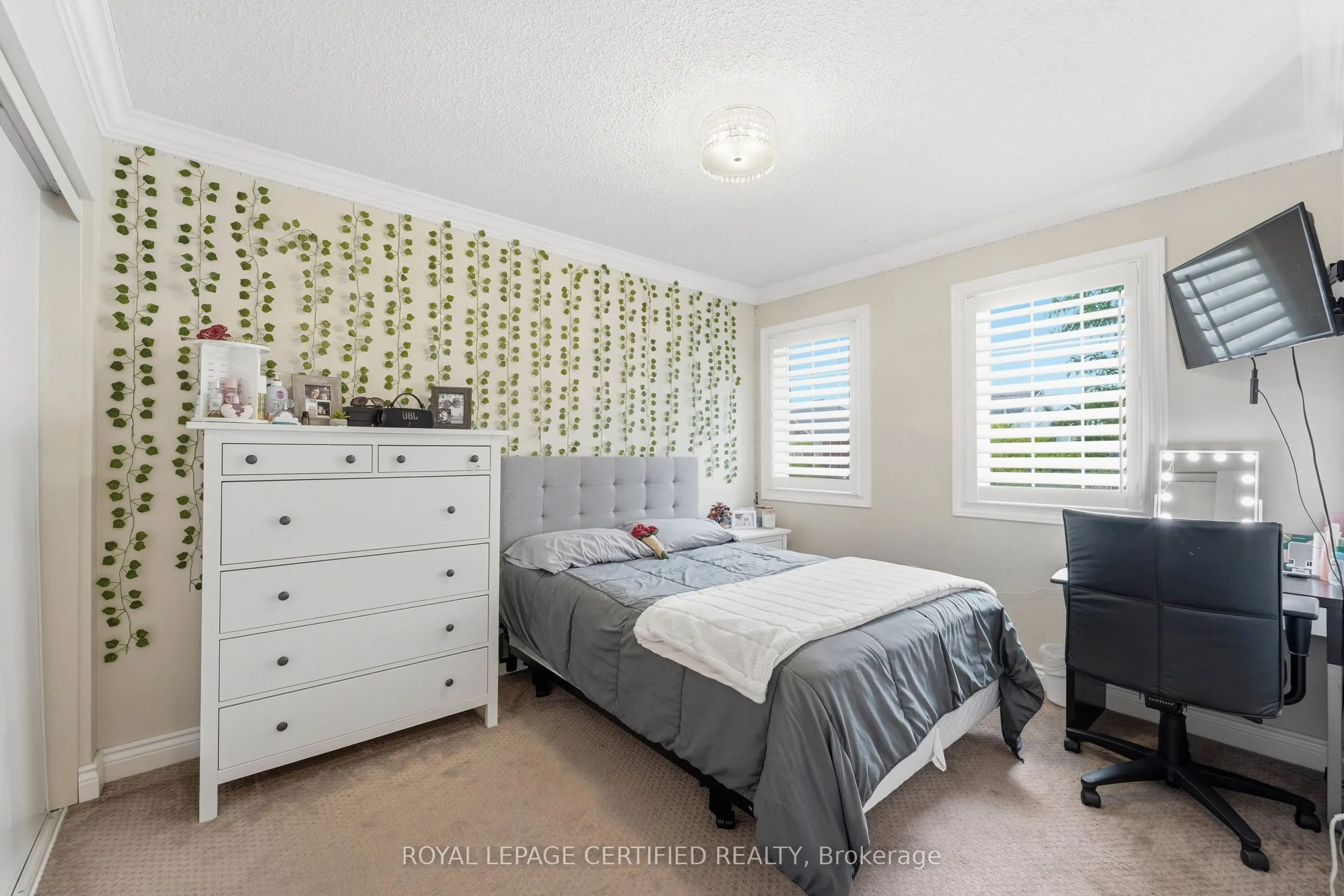 1149 Barr Crescent