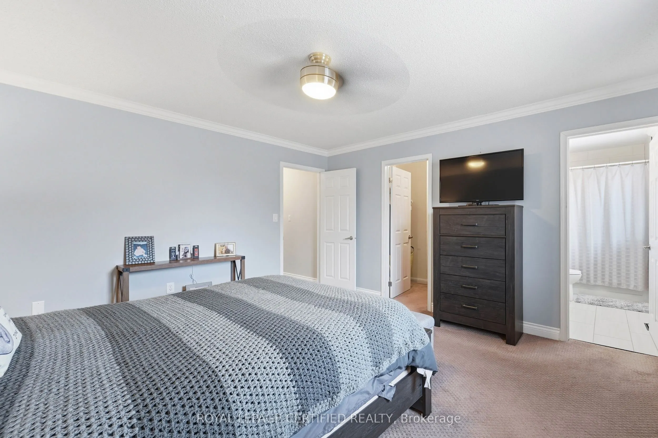 1149 Barr Crescent