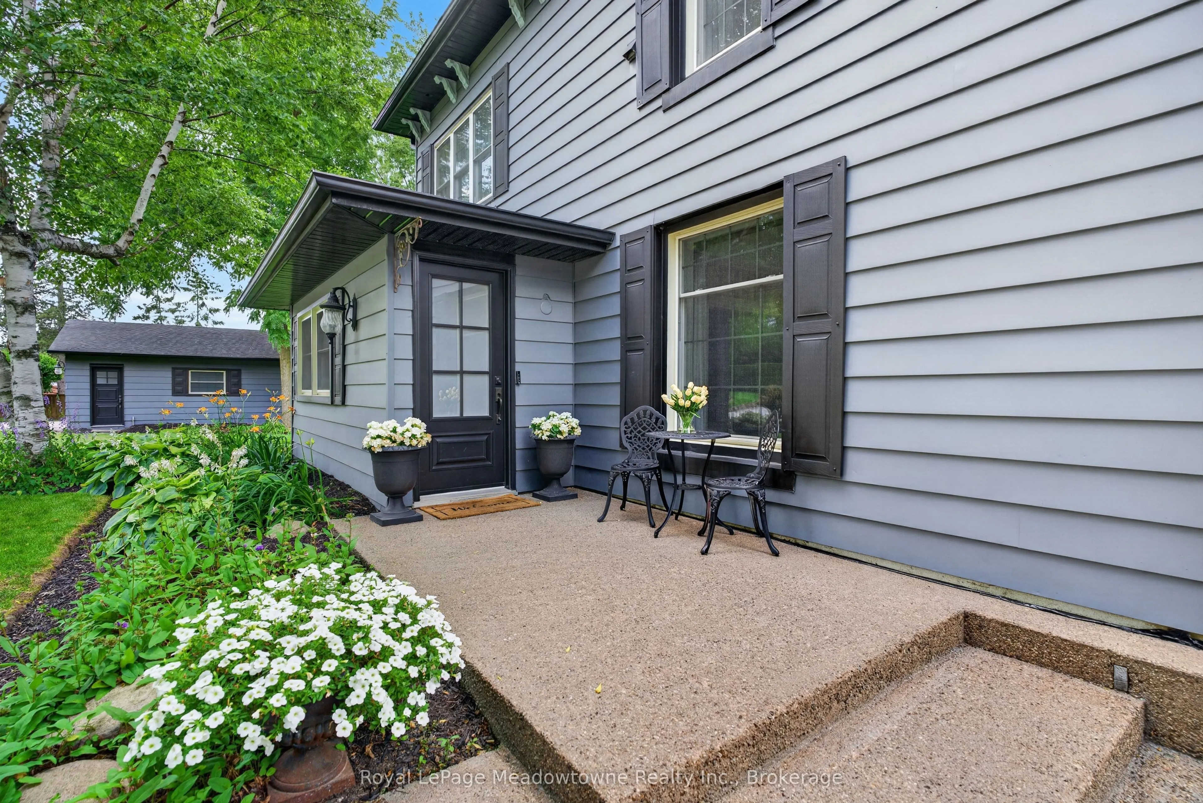 53 CAMPBELL Avenue E