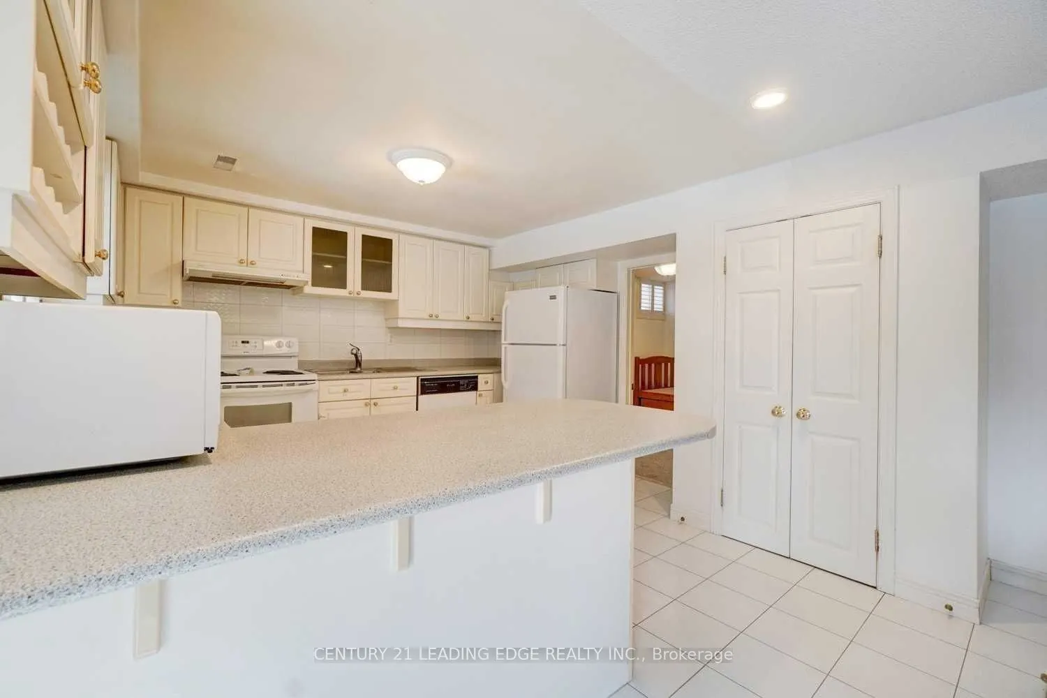 1374 Heritage Way #Lower