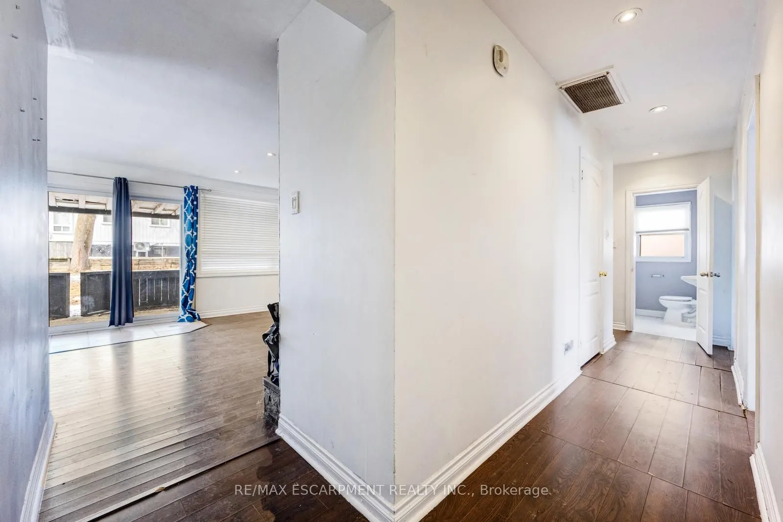 16 Woodward Avenue