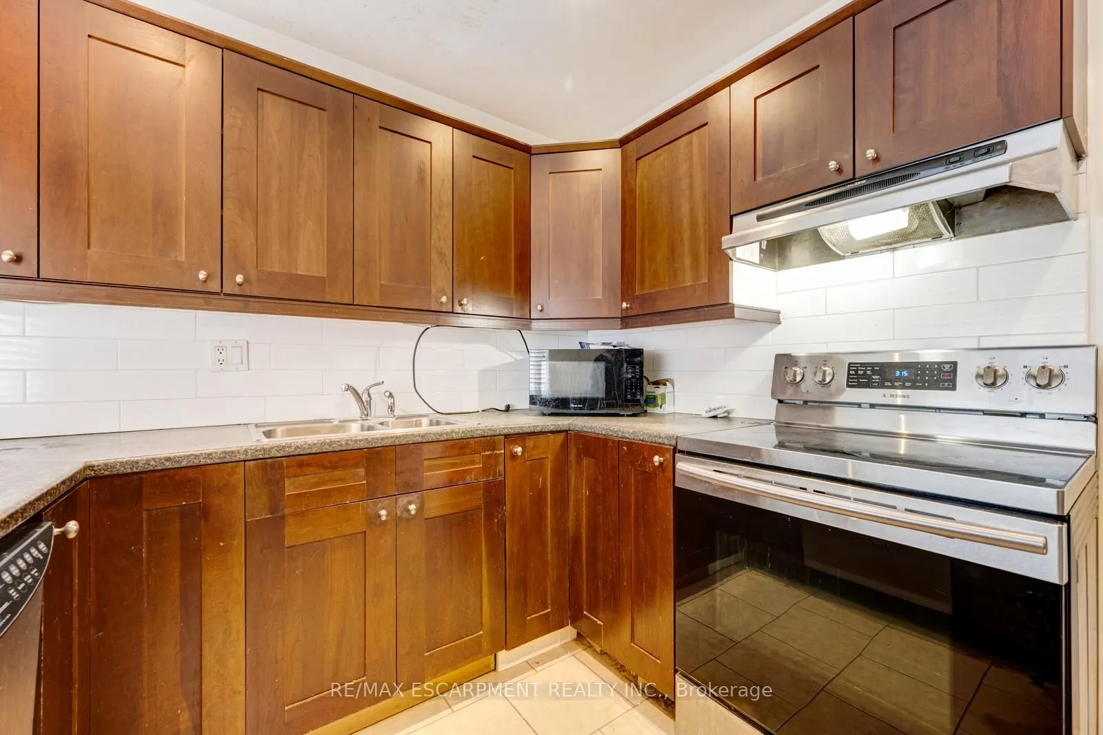16 Woodward Avenue