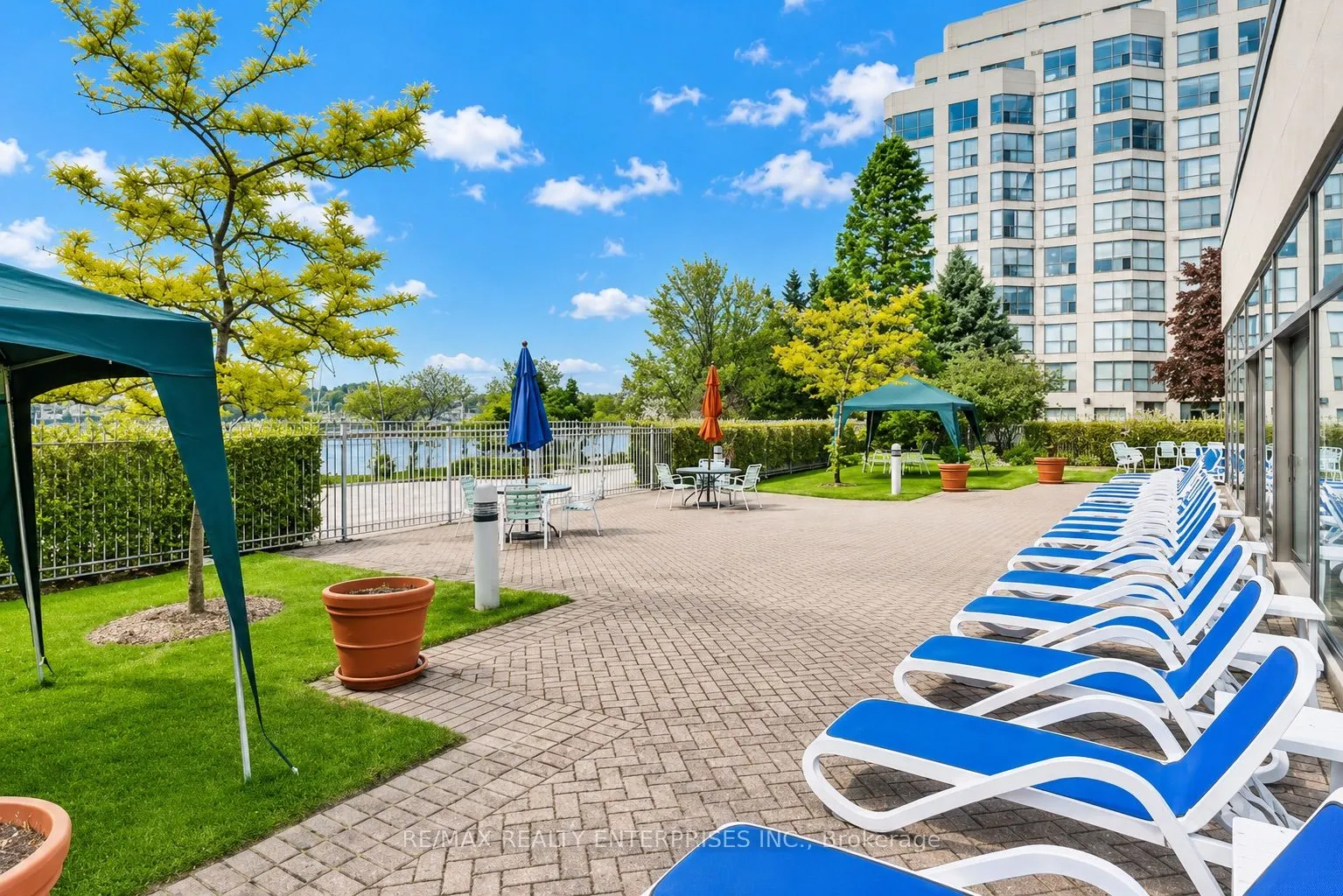 2261 Lake Shore Boulevard W #607