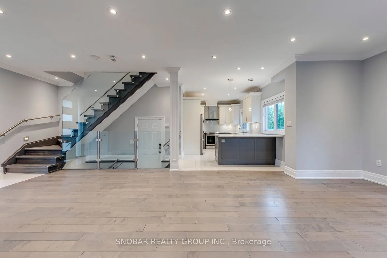 1 Aura Lea Boulevard