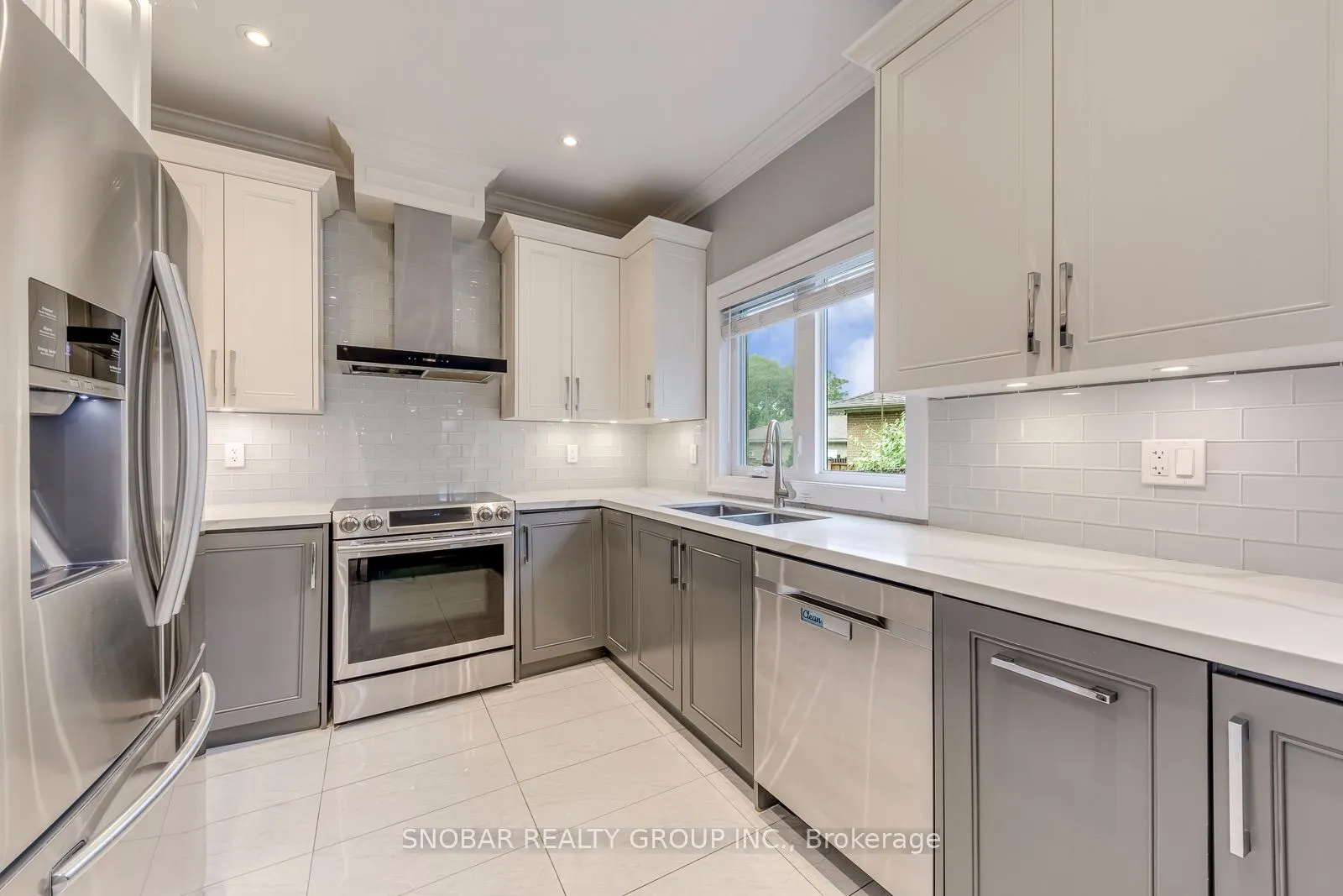 1 Aura Lea Boulevard