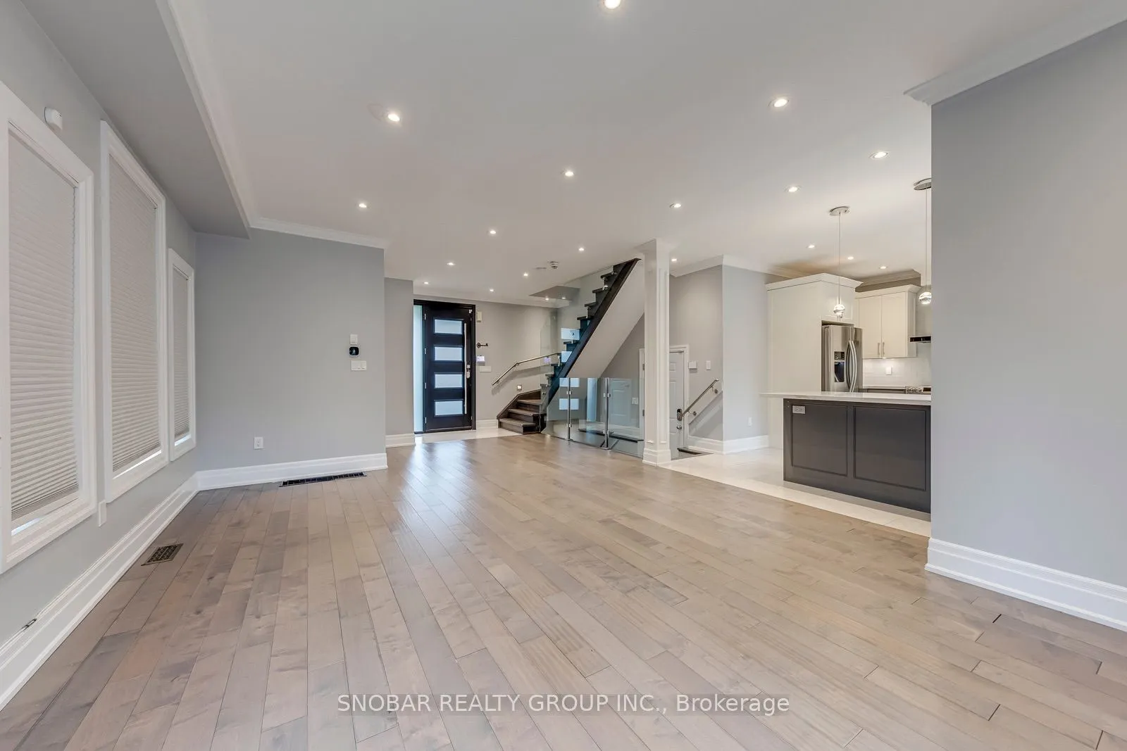 1 Aura Lea Boulevard