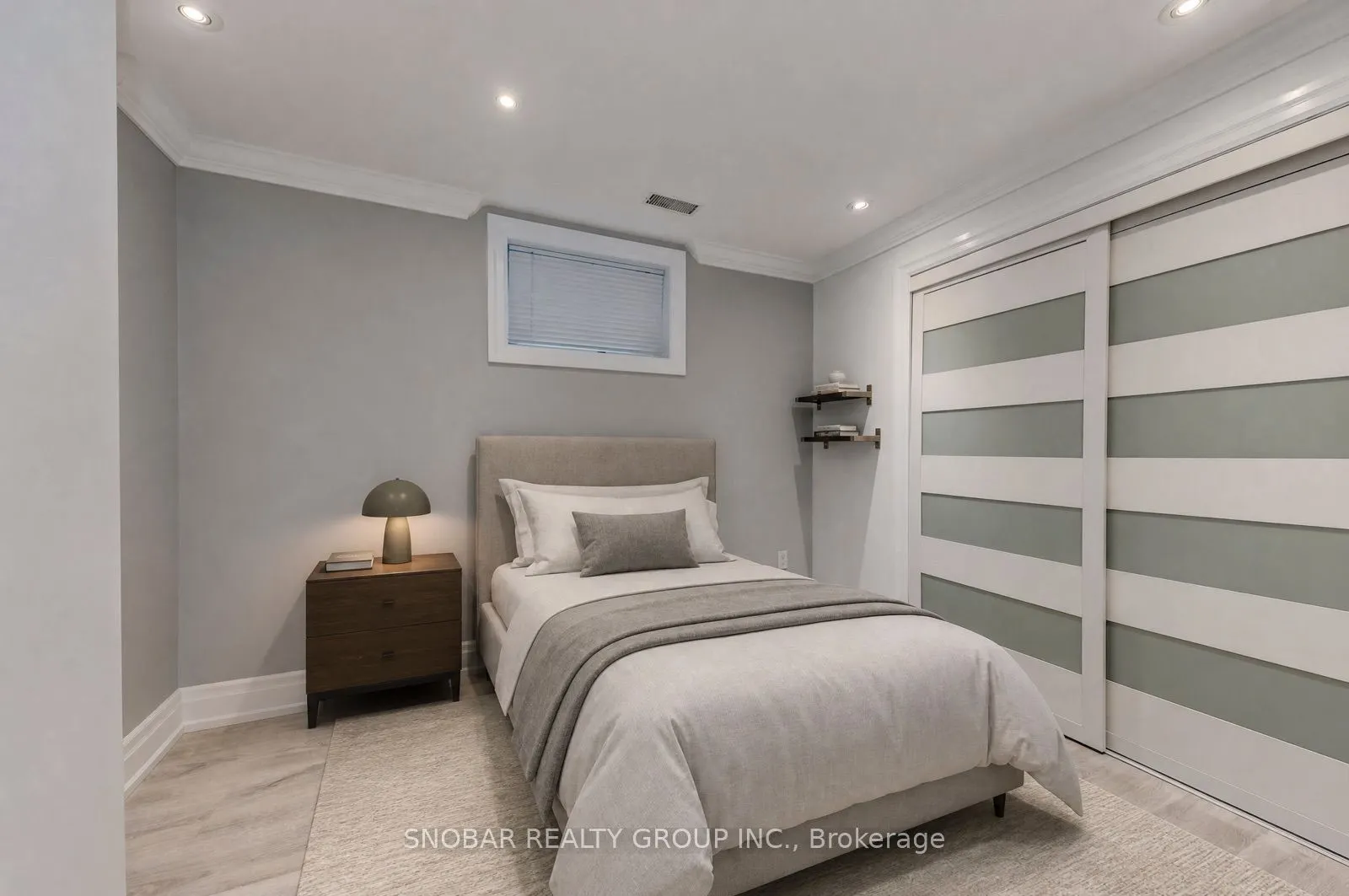 1 Aura Lea Boulevard
