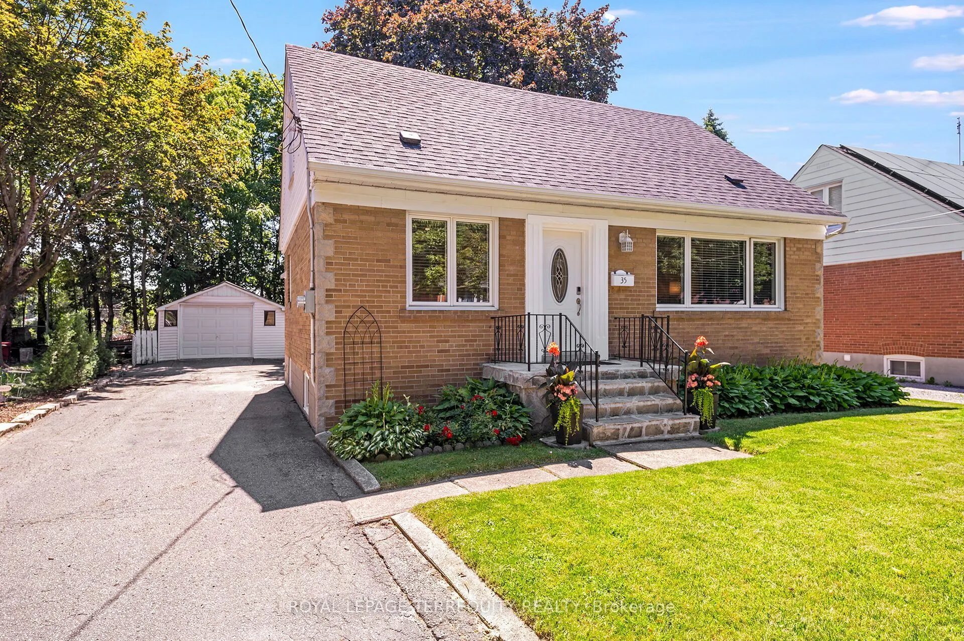 35 Jodphur Avenue