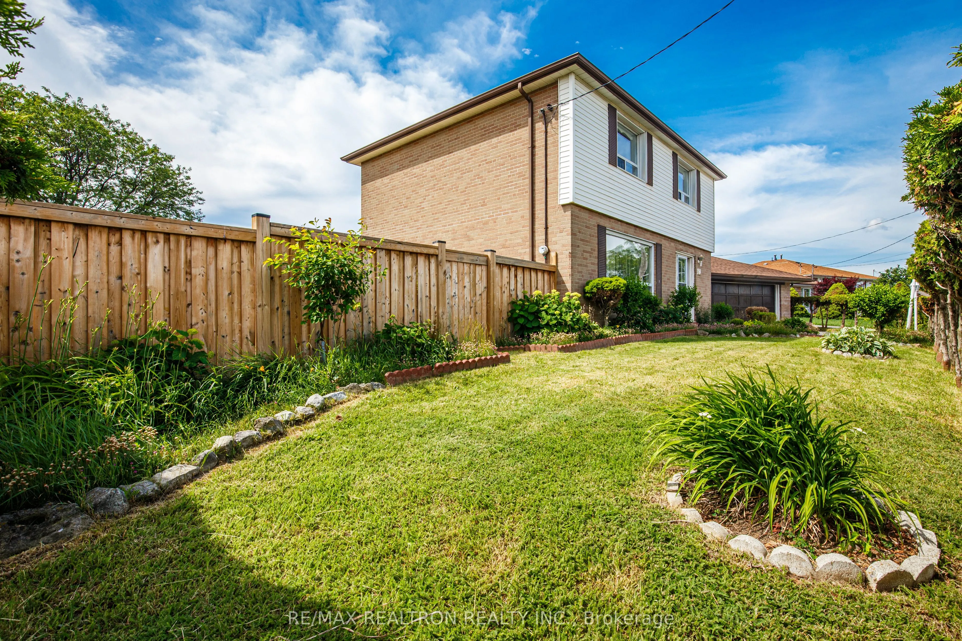 62 Hullmar Drive