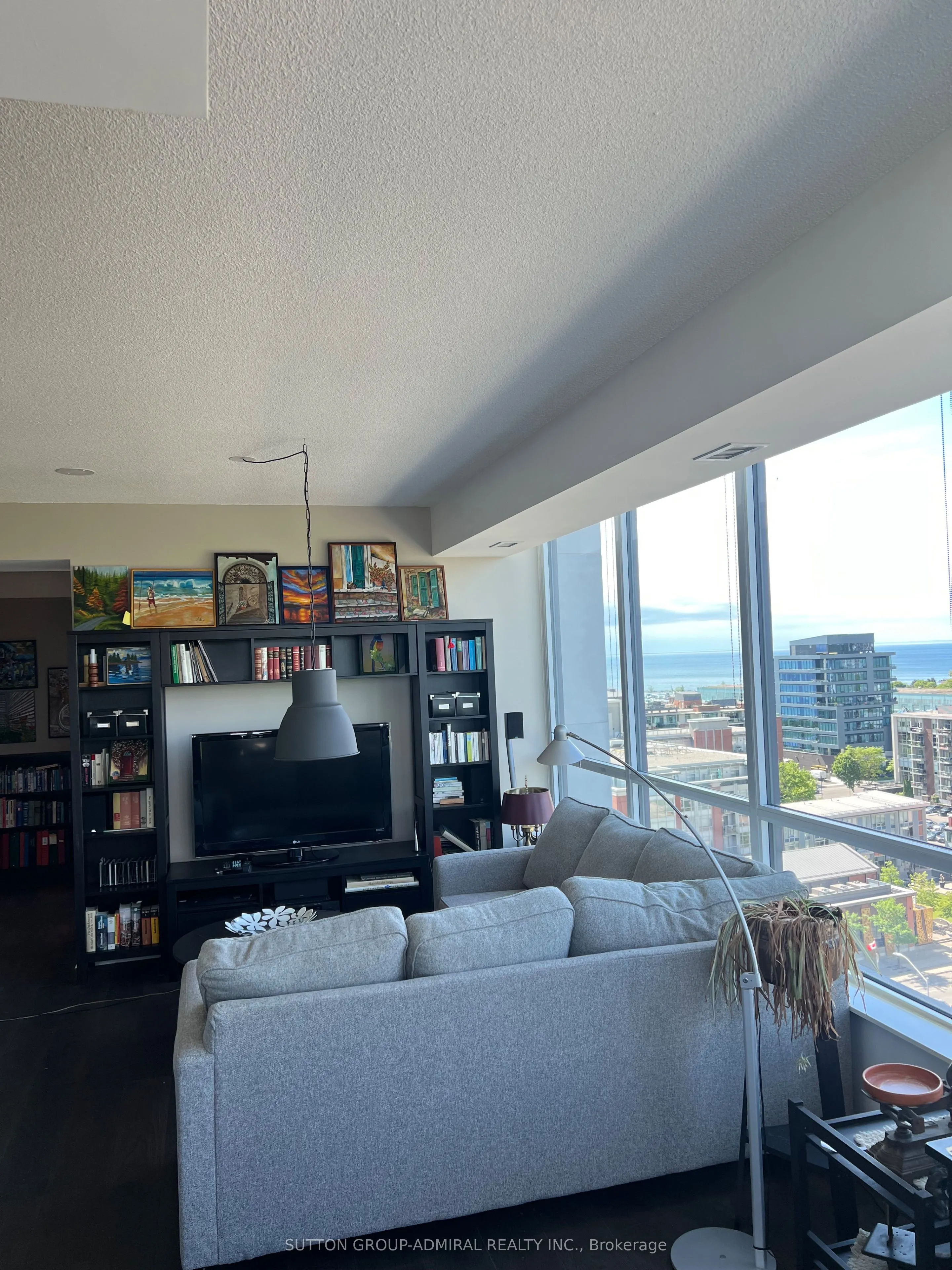 1 Hurontario Street #1108