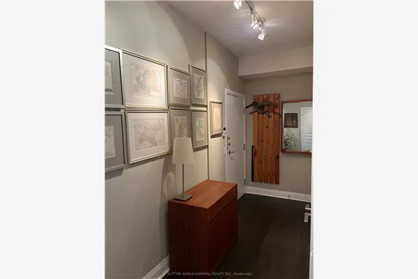1 Hurontario Street