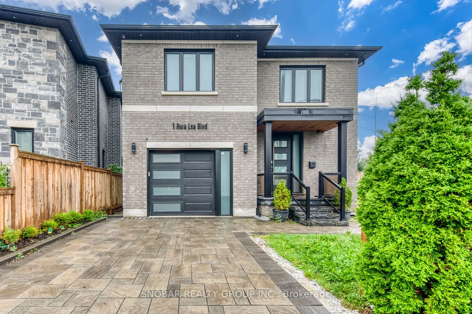 1 Aura Lea Boulevard