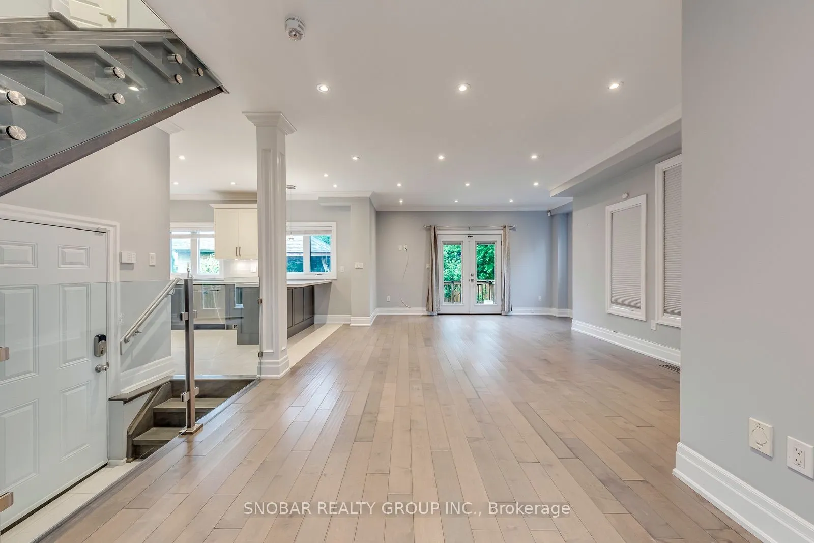 1 Aura Lea Boulevard